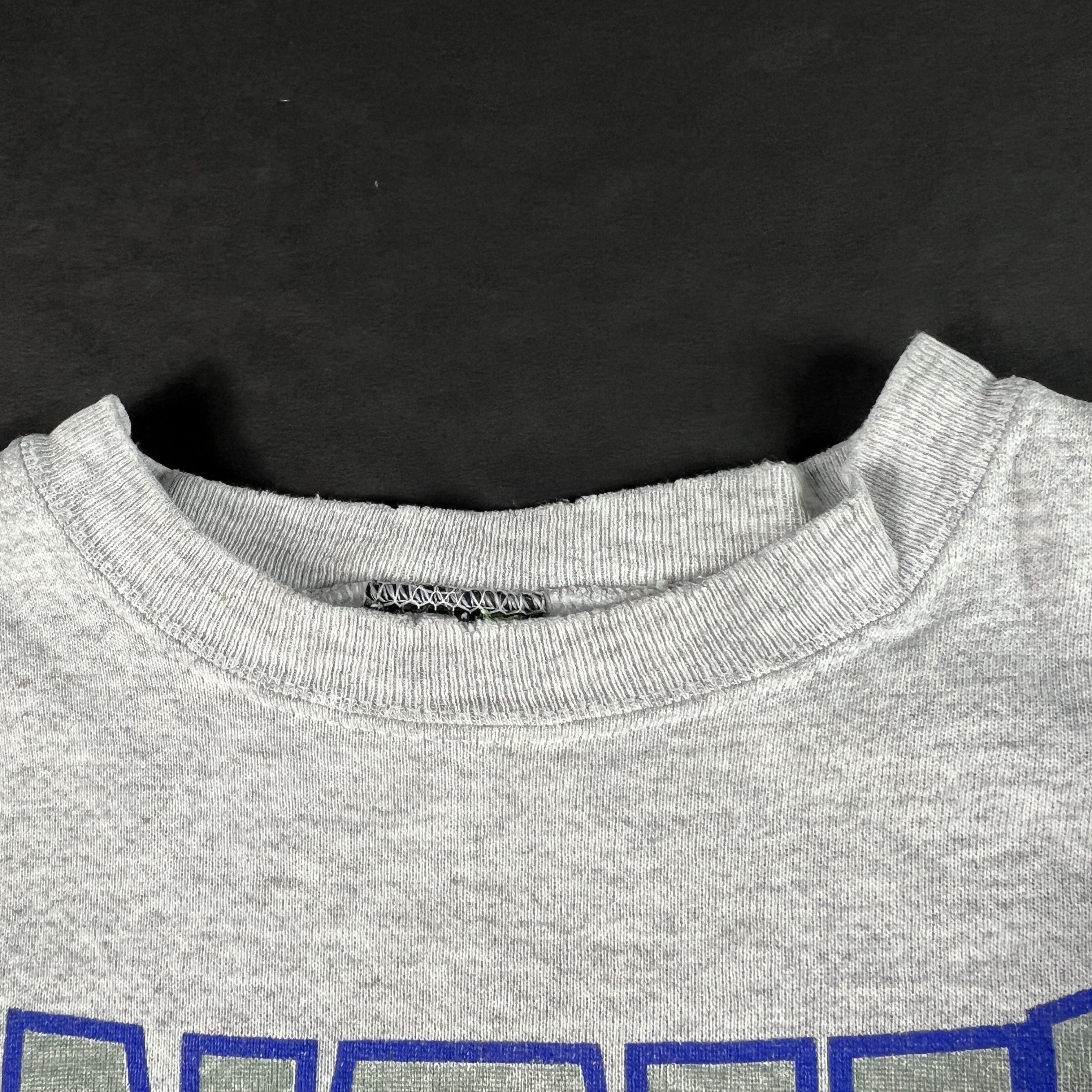 NCAA × Vintage VTG EIU Eastern Illinois Panthers Big Chest Logo Crewneck Size US L / EU 52-54 / 3 - 8 Thumbnail