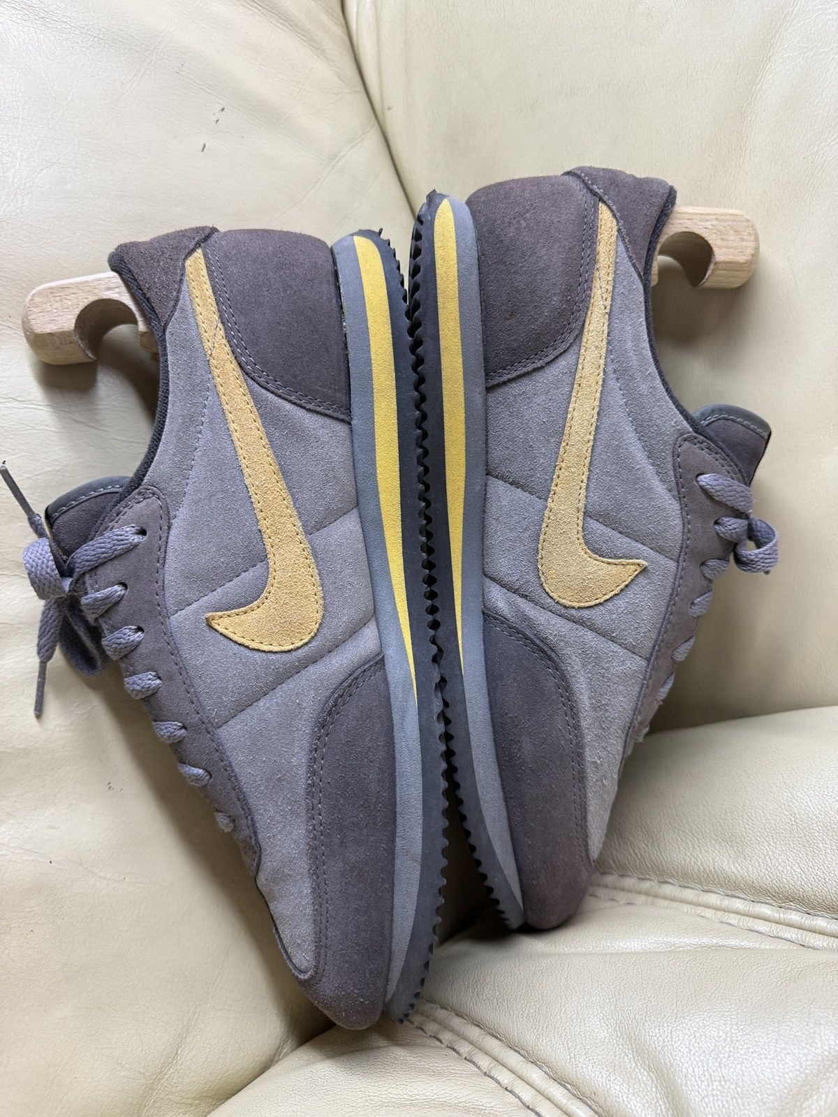 Nike Vibtage Nike Suede Sneackers Y2K RARE Size US 9.5 / EU 42-43 - 10 Thumbnail