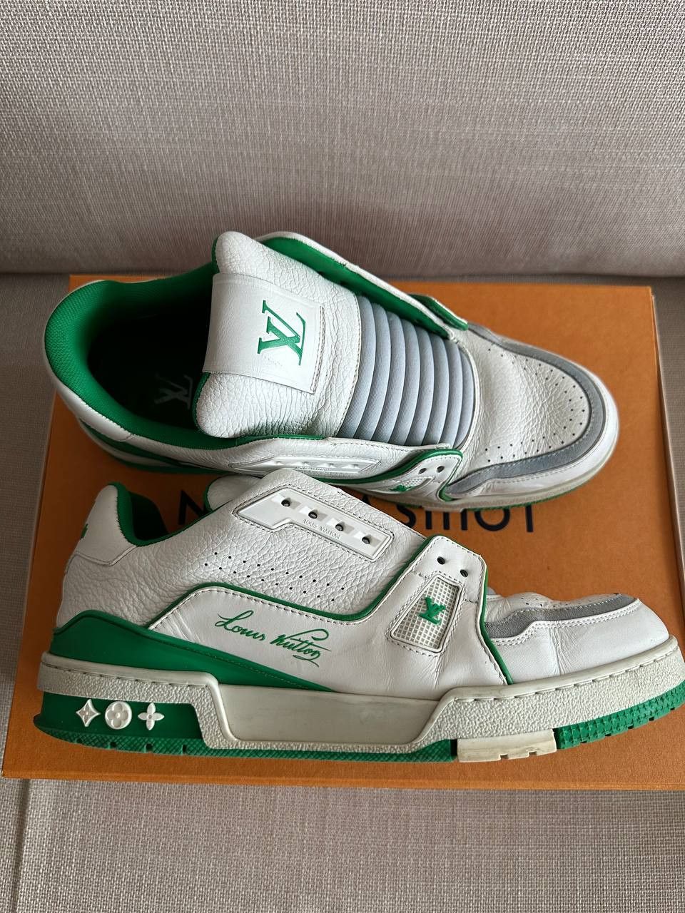 Louis Vuitton Louis Vuitton Trainer Signature White Green Size US 7.5 / EU 40-41 - 1 Thumbnail