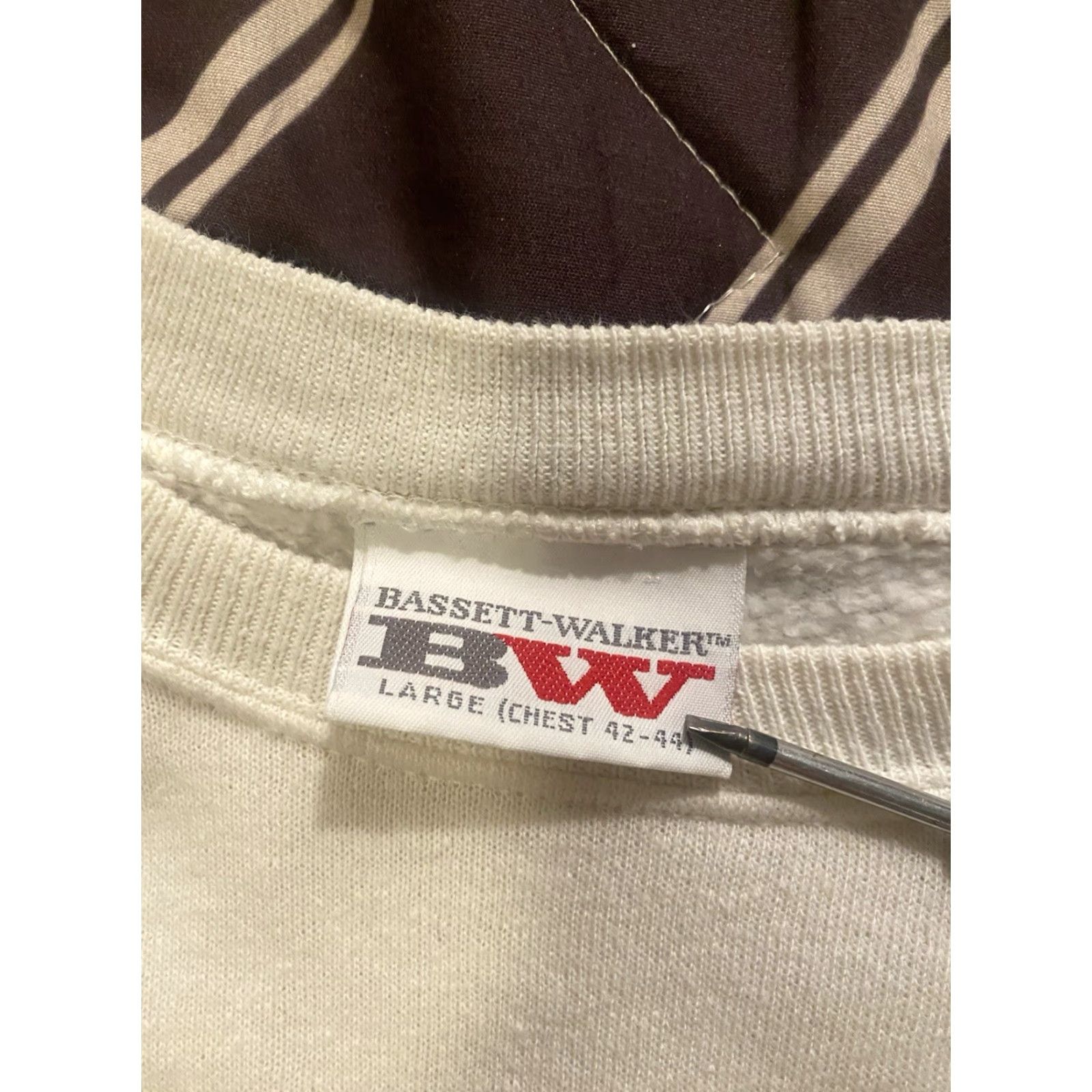 Vintage VINTAGE Bassett Walker Sweatshirt Women’s Large Cubs Letterman Style Patches White 80s Embroidered Logo Crew Neck Pullover Cotton Blend Fleece Size L / US 10 / IT 46 - 6 Thumbnail
