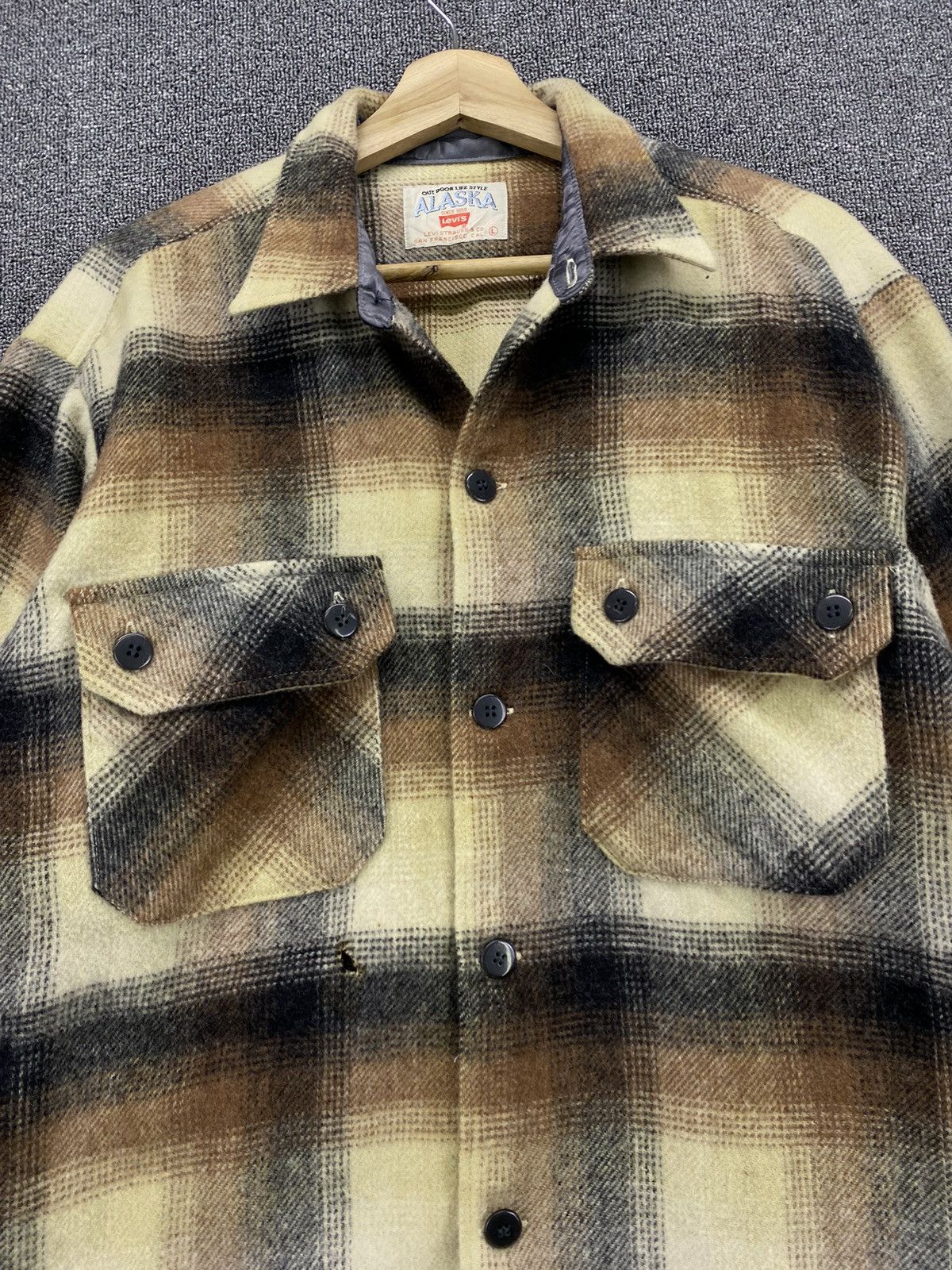 Flannel Vintage Levis Alaska Shadow Plaids Shirts Button Ups Flannel Size US L / EU 52-54 / 3 - 5 Thumbnail