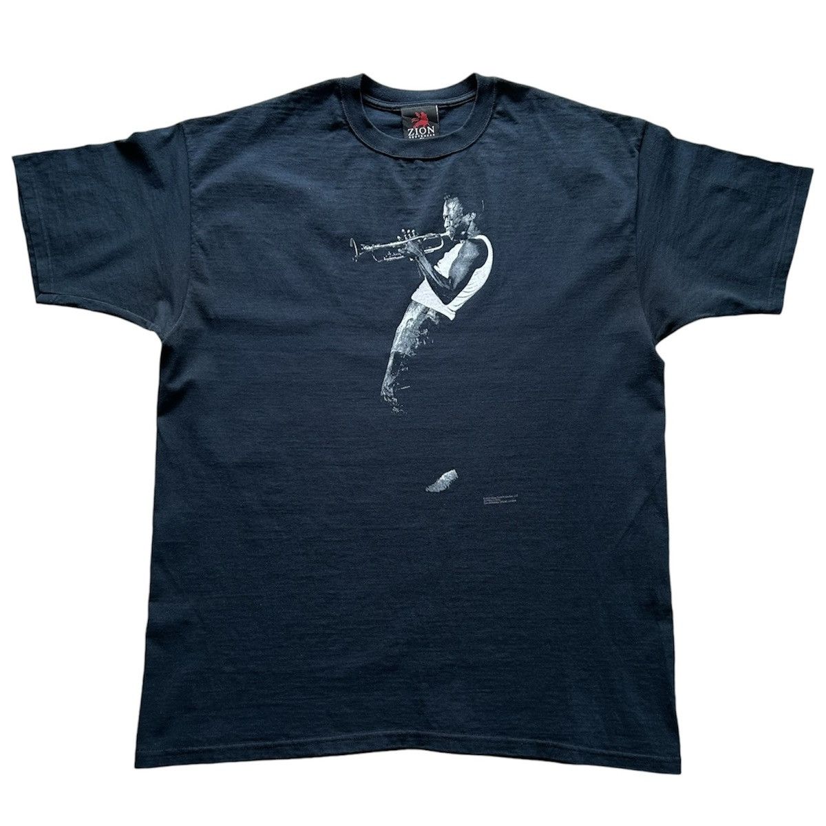 Band Tees × Vintage × Zion Rootswear Vintage 2002 Miles Davis A Tribute to Jack Johnson t-shirt Size US XXL / EU 58 / 5 - 2 Thumbnail