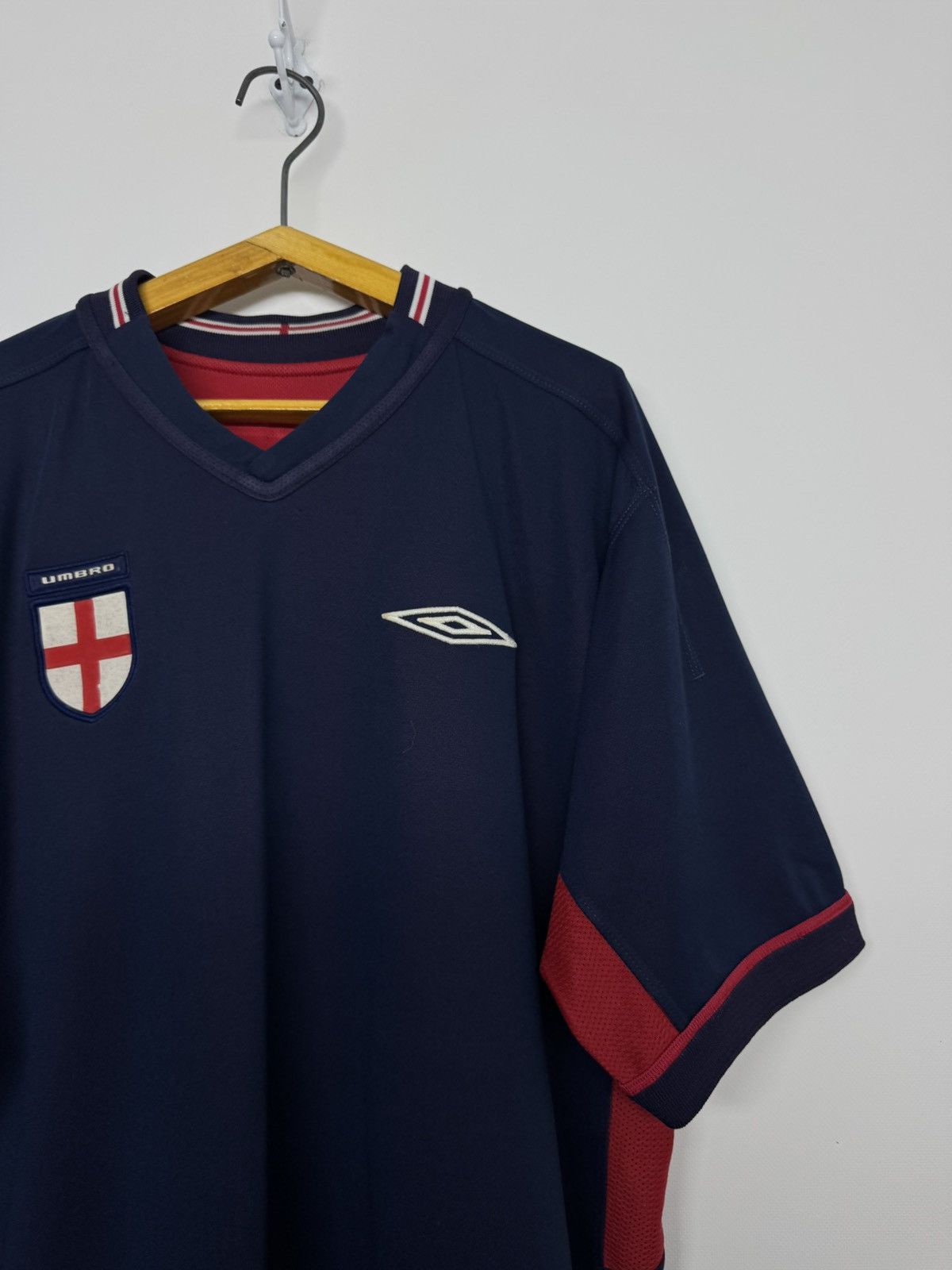 Umbro Vintage England 2002 Reversible Away Soccer Jersey Shirt Size US L / EU 52-54 / 3 - 1 Thumbnail