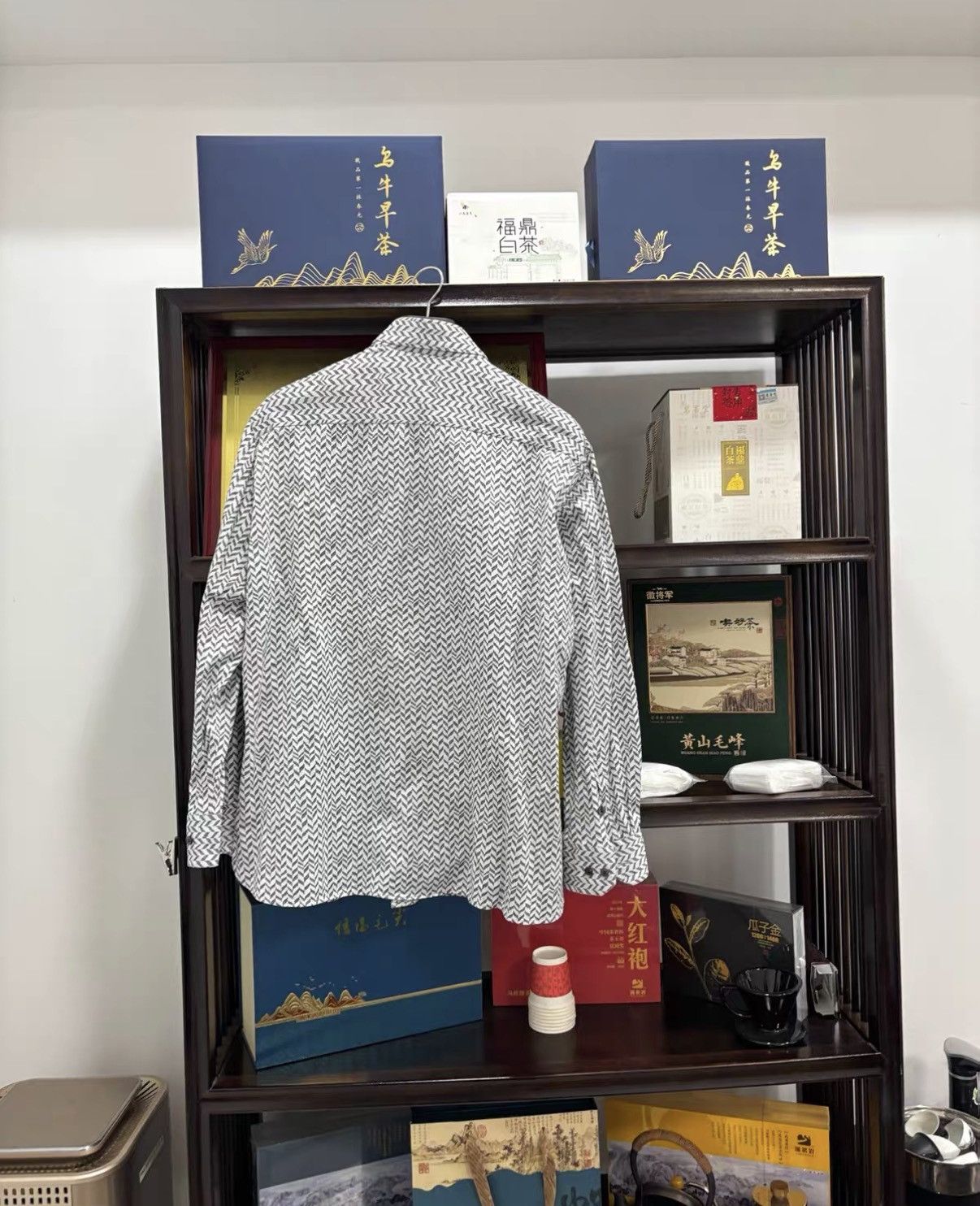 Giorgio Armani Giorgio Armani Mainline Custom Edition Long Sleeve Shirt J2 Size US XL / EU 56 / 4 - 2 Thumbnail