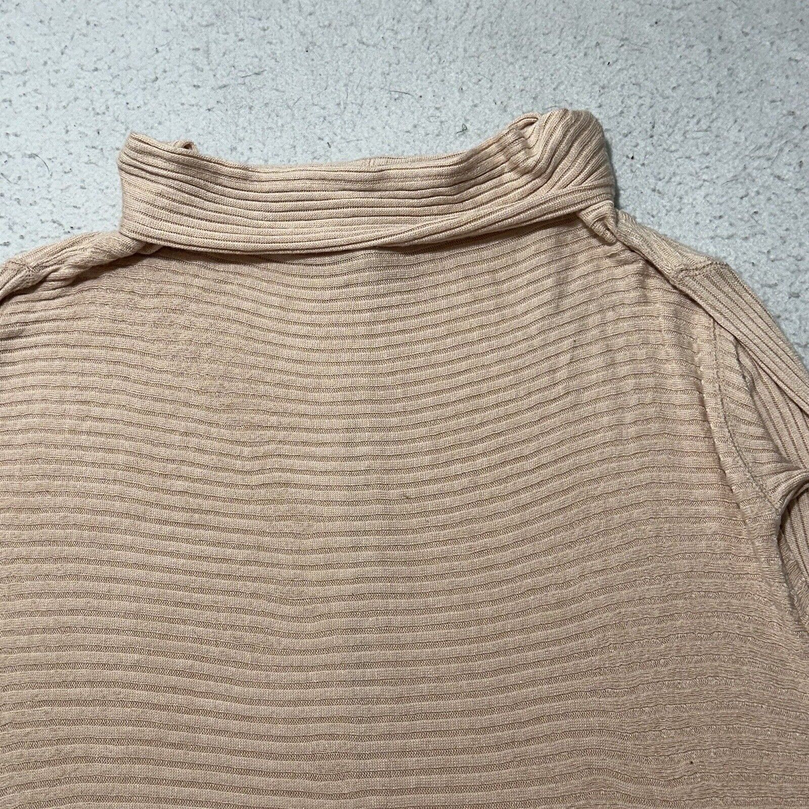 Free People We the Free People Small Cowl Neck Open Knit Pink Sweater Size S / US 4 / IT 40 - 2 Thumbnail