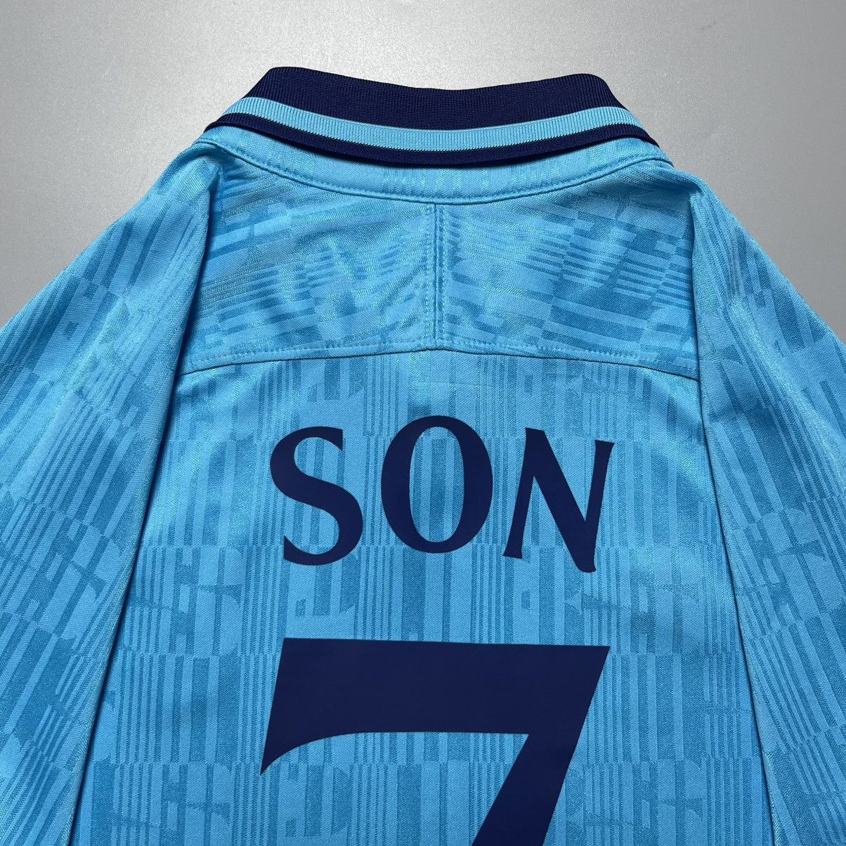 Nike TOTTENHAM NIKE 2019/2020 FOOTBALL THIRD JERSEY #7 SON Size US M / EU 48-50 / 2 - 10 Thumbnail