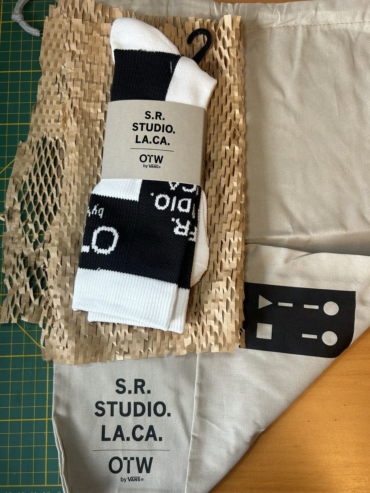 Sterling Ruby × Vans BNWT OTW BY VANS X S.R. STUDIO. LA. CA. JACQUARD LOGO SOCK Size ONE SIZE - 1 Thumbnail