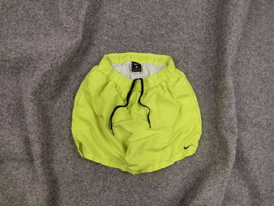 Nike Vintage Nike Swoosh Bright green Casual shorts Y2K Style Size US 32 / EU 48 - 1 Thumbnail