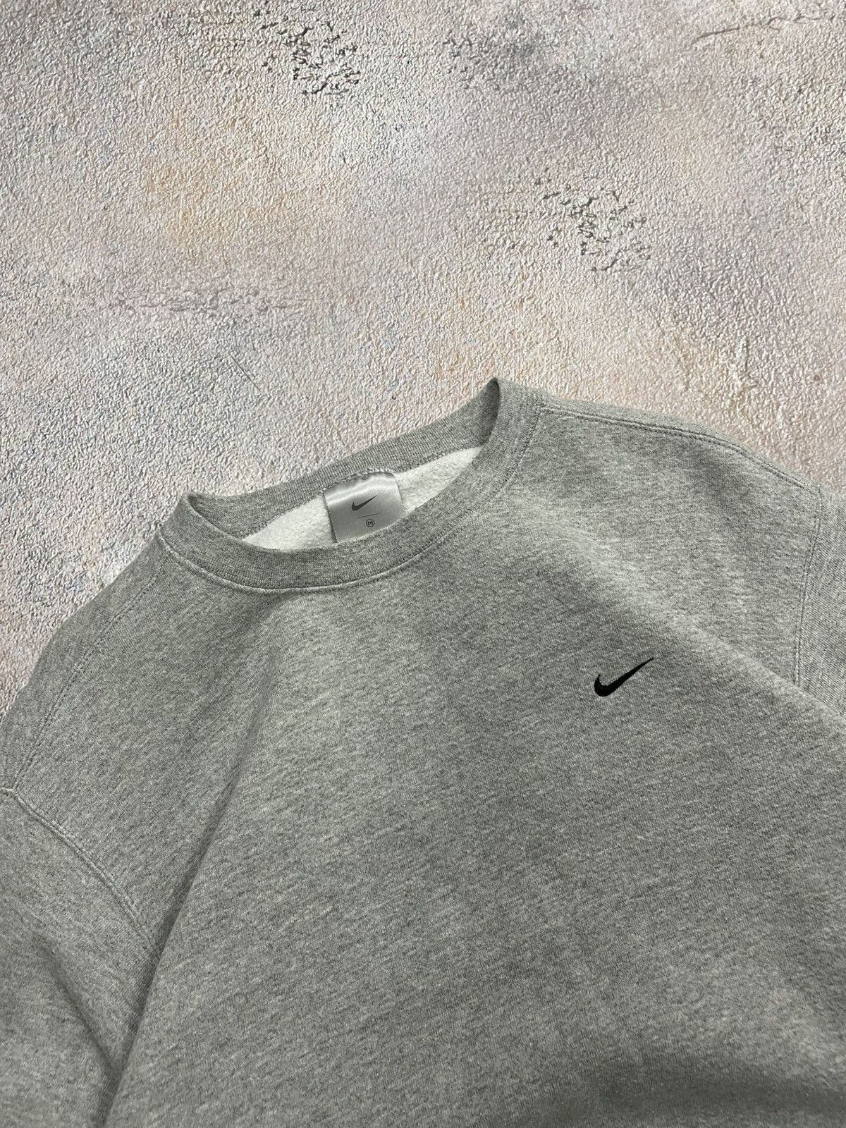 Nike Vintage Nike Small Swoosh Basic Crew Neck Sweatshirt Size US M / EU 48-50 / 2 - 3 Thumbnail