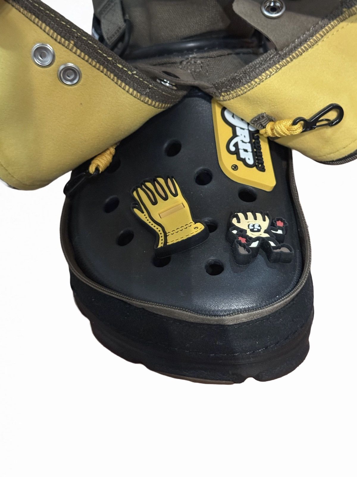 Crocs Crocs x Atmos Classic All-Terrain Clog Size US 12 / EU 45 - 2 Thumbnail