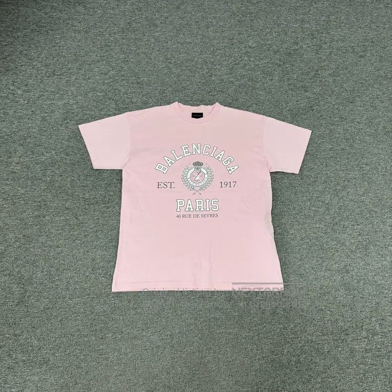 Balenciaga Balenciaga Pink college-style t-shirt with badge print and Size US XS / EU 42 / 0 - 1 Thumbnail