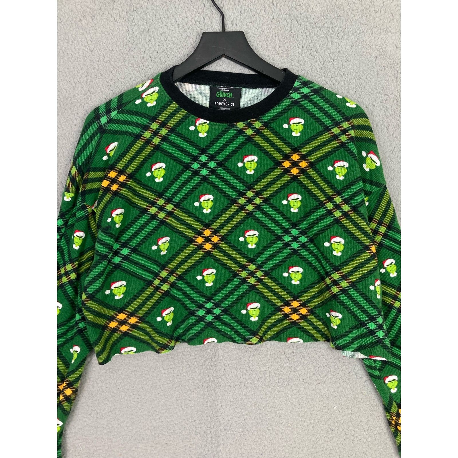 Forever 21 Grinch Women's S Forever 21 Cropped Pajama Shirt Green Size S / US 4 / IT 40 - 4 Thumbnail
