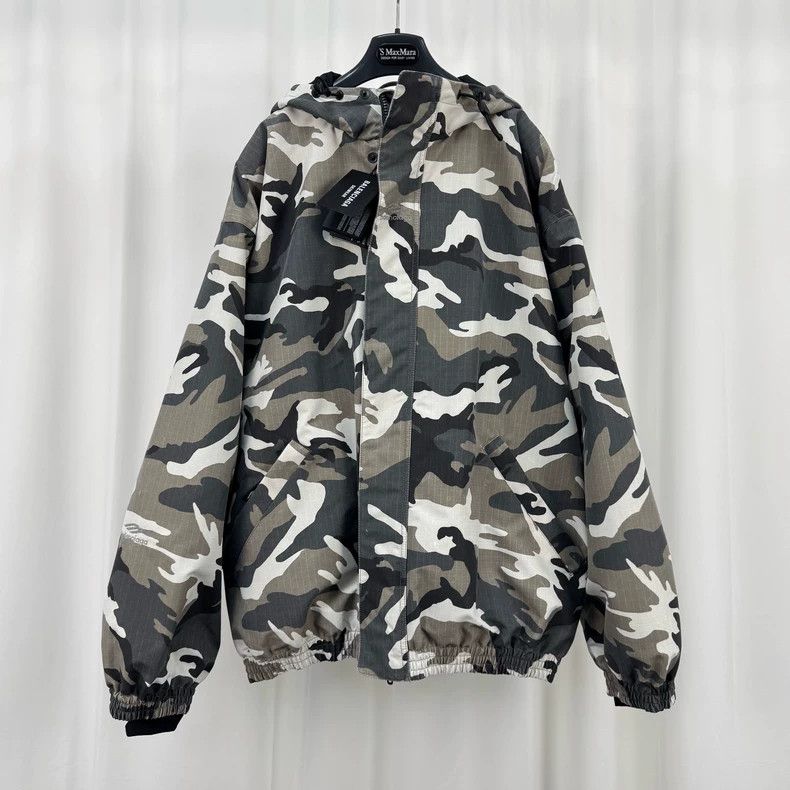 Balenciaga Balenciaga size 44 Snow Camouflage Cotton Jacket Size US S / EU 44-46 / 1 - 1 Thumbnail
