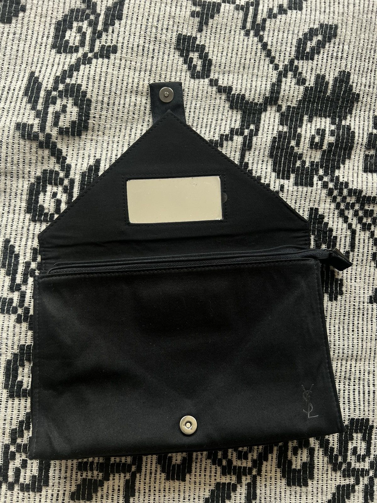 Yves Saint Laurent Yves Saint Laurent Couture Beauty Makeup Clutch Size ONE SIZE - 2 Thumbnail