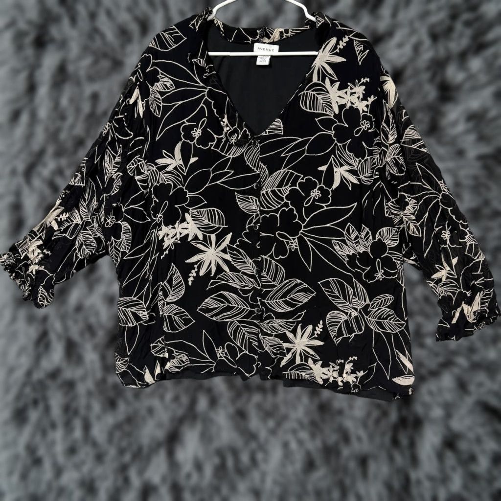 Avenue Avenue Blouse Tunic Womens Plus 30/32 Black Floral Boho Cottagecore Layering 3/4 Sleeve V-Neck Lined Rayon Polyester春夏秋 Bohemian Womens Size 4XL / US 24-26 - 1 Thumbnail