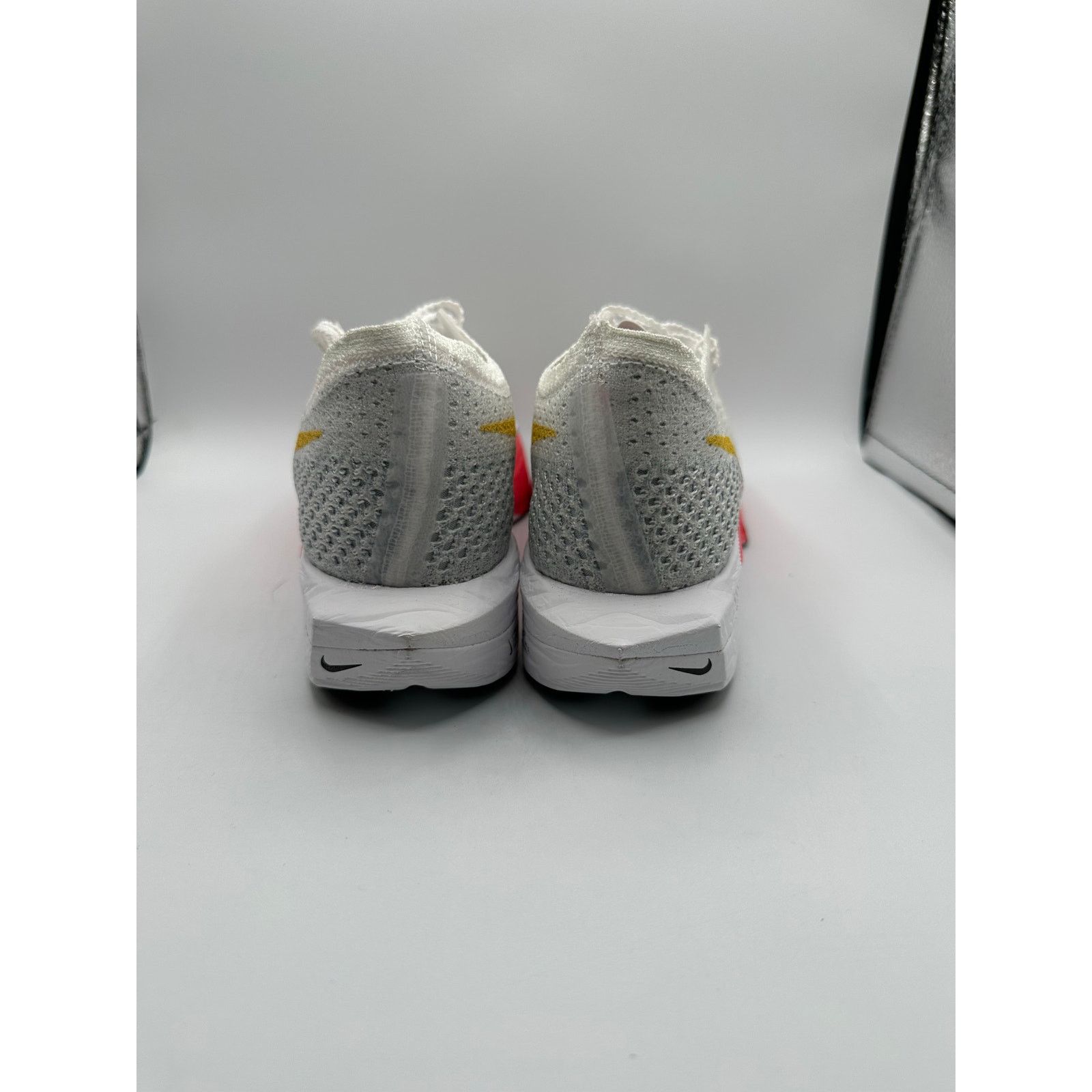 Nike Nike ZoomX VaporFly Next% 3 Wmns “White Sea Coral” size 6W Size US 6 / IT 36 - 4 Thumbnail