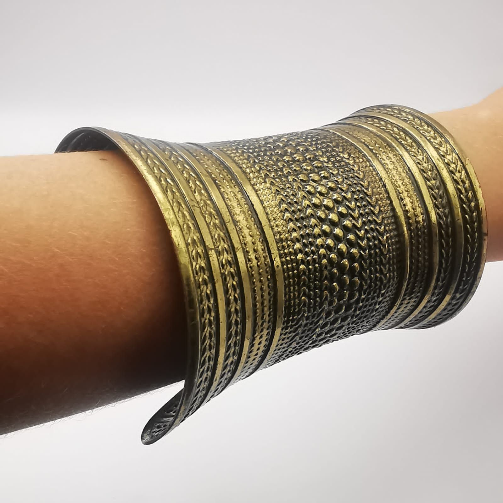 Vintage India Vintage Ladies Rare Handmade Bracelet Bronze 88g Size ONE SIZE - 1 Thumbnail