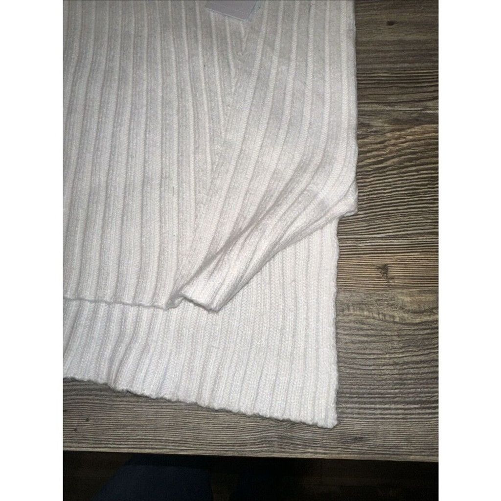 Liz Claiborne Liz Claiborne Crema Sleeveless Turtleneck Sweater. Large. 10 Size L / US 10 / IT 46 - 2 Thumbnail