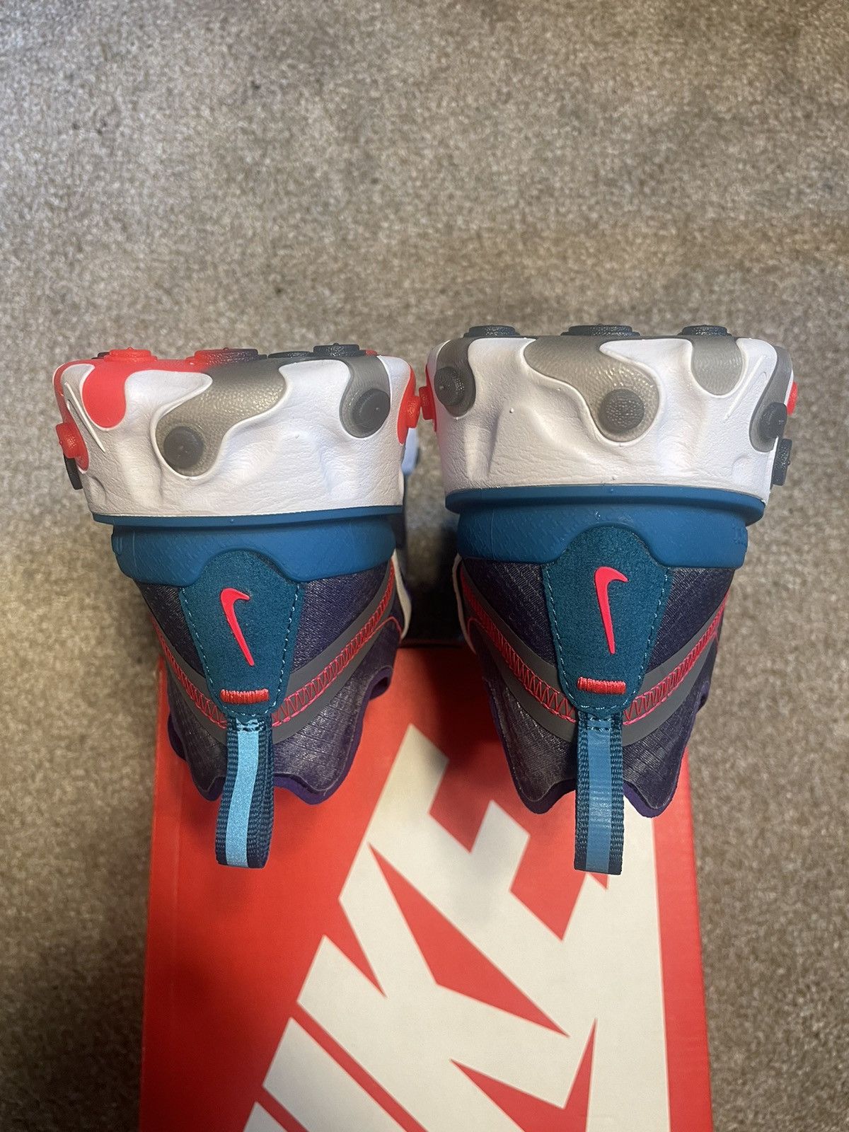 Nike Nike React Element 87 “Red Orbit” Size US 9.5 / EU 42-43 - 7 Thumbnail