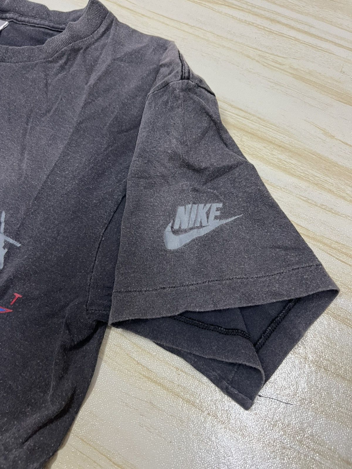 Nike 90s Nike Flight Sun Faded T-shirt Size US L / EU 52-54 / 3 - 4 Thumbnail
