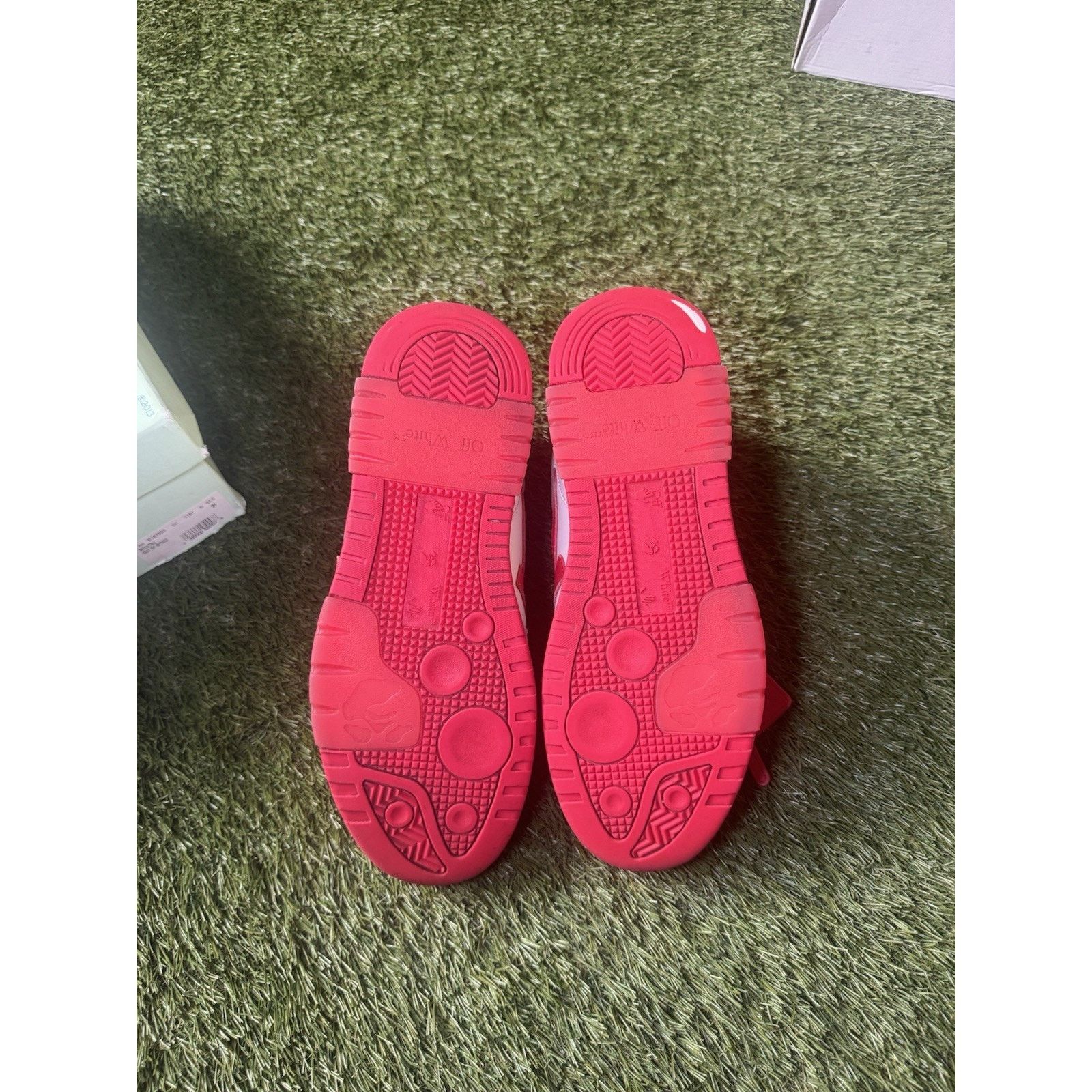 Off-White Off-White Out of Office Low White Red Size 42 EU / 9 US Men Size US 9 / EU 42 - 6 Thumbnail