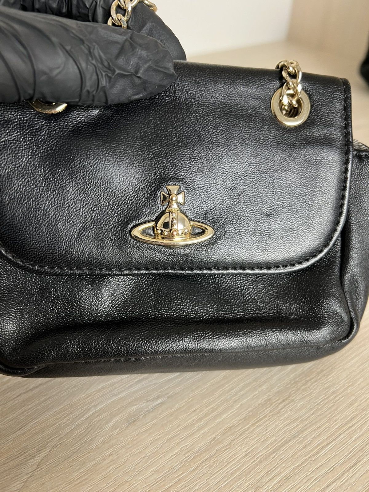 Vivienne Westwood small Saffiano crossbody bag with gold orb and chain Size ONE SIZE - 9 Thumbnail