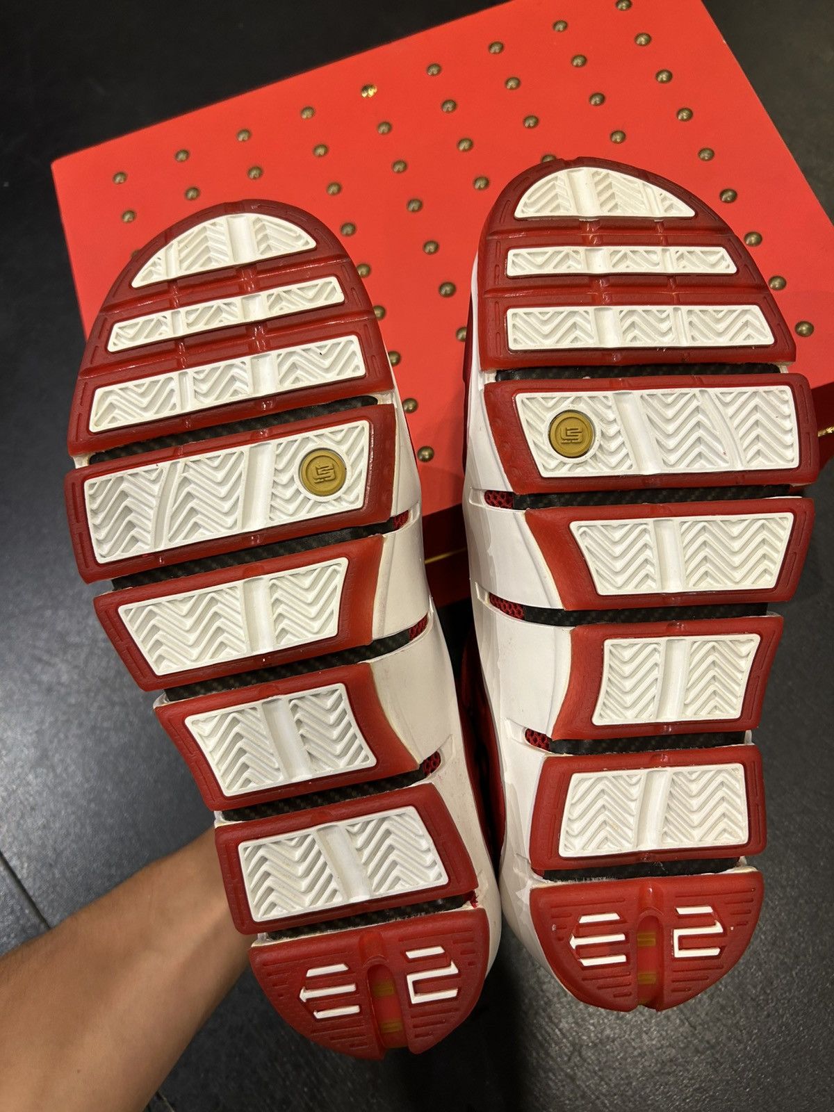 Nike Lebron 4 ‘China’ Special Wooden Box Size US 9 / EU 42 - 5 Thumbnail