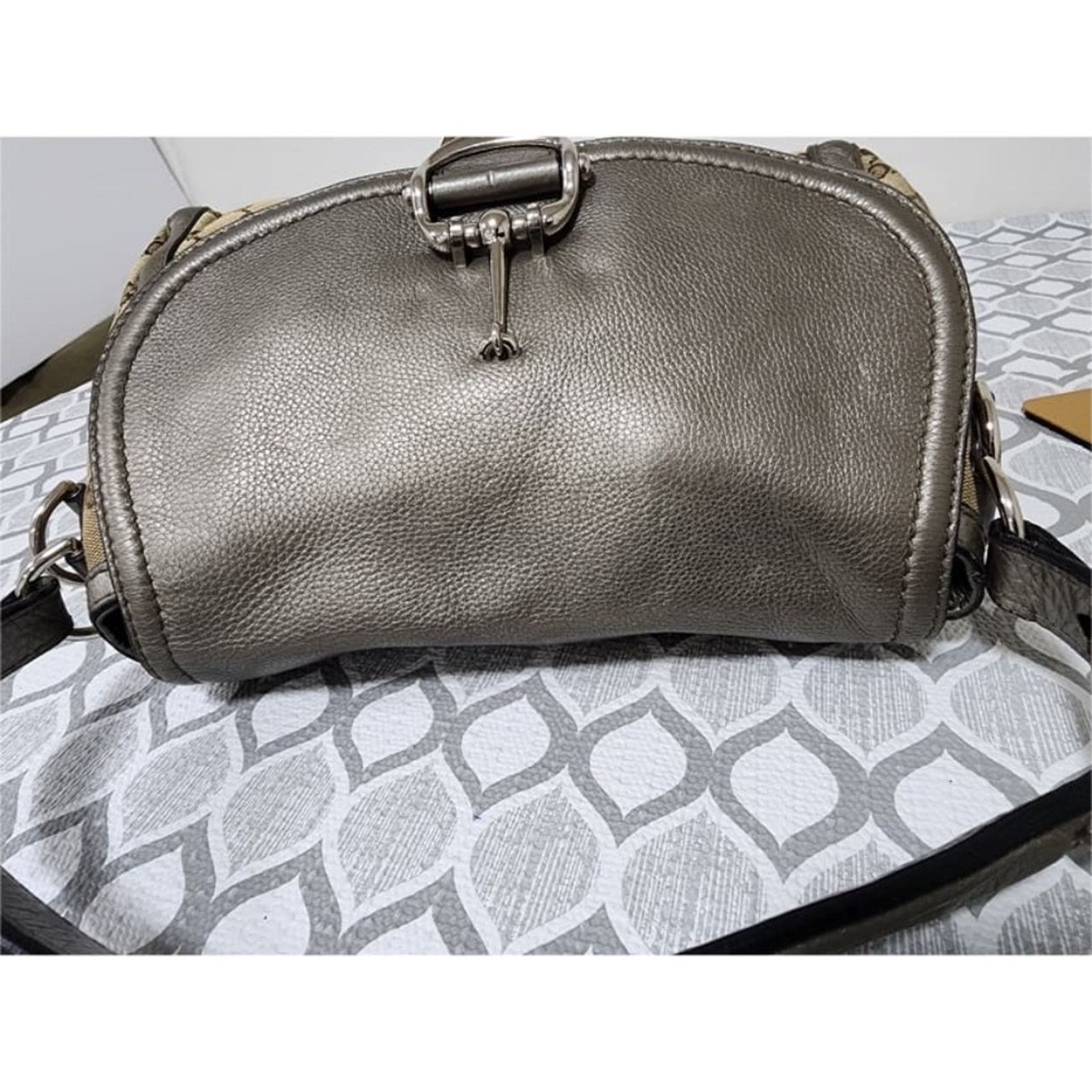 Gucci Gucci Medium GG Canvas Techno Horsebit Flap Hobo Bag Grey/Be Size ONE SIZE - 6 Thumbnail