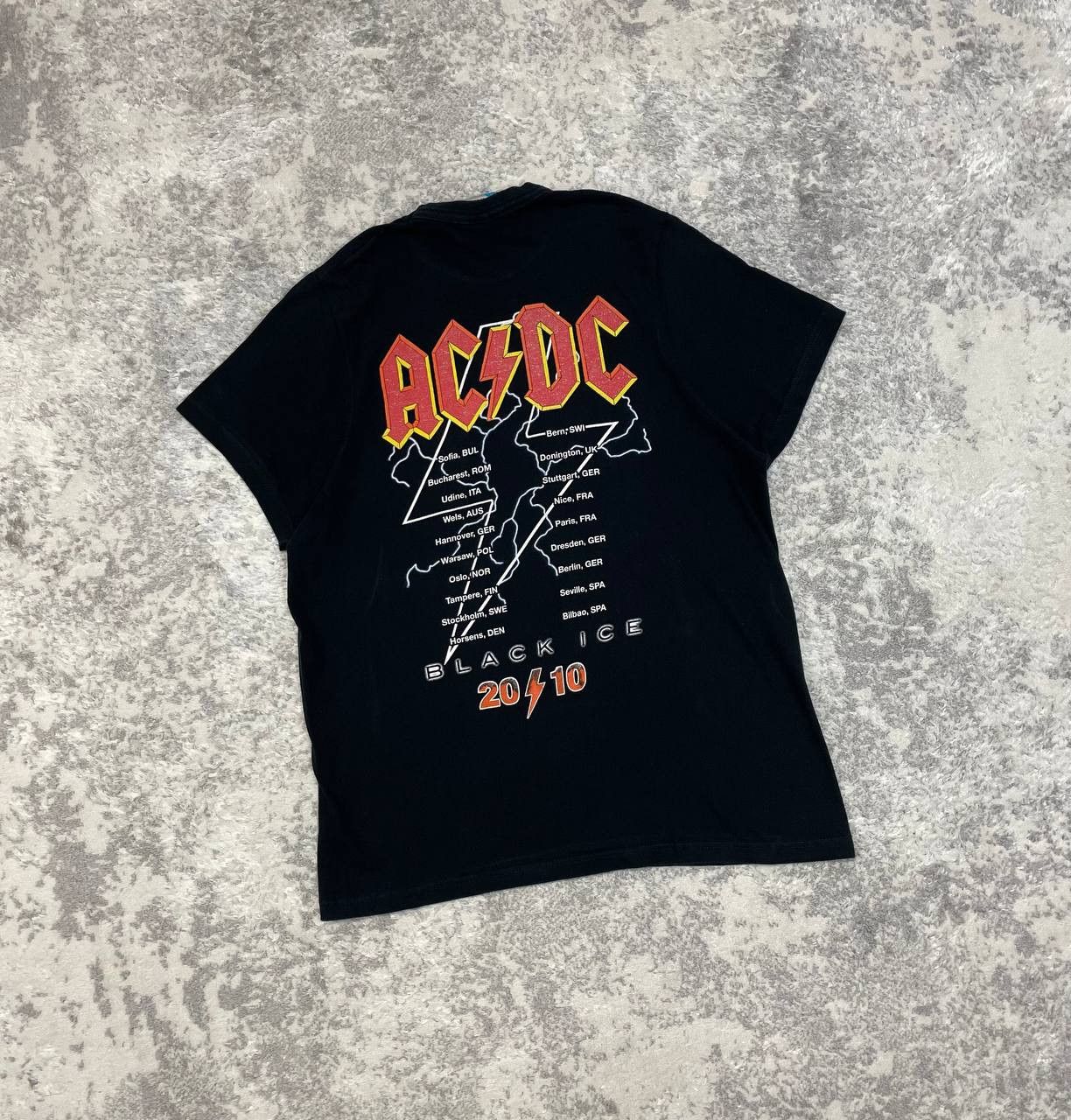 AC/DC AC/DC 2010 World Tour T-shirt, Size S Size US S / EU 44-46 / 1 - 3 Thumbnail