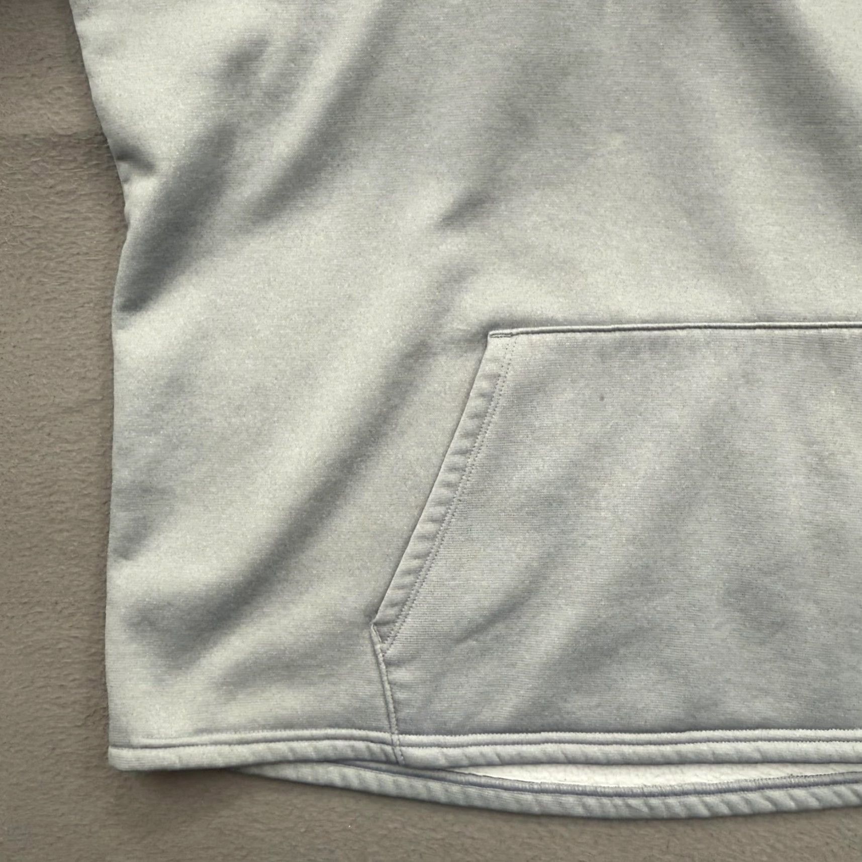 Under Armour VINTAGE Under Armour Hoodie Mens? Womens Large Gray Storm Armour Fleece Big Logo Pullover Size L / US 10 / IT 46 - 5 Thumbnail