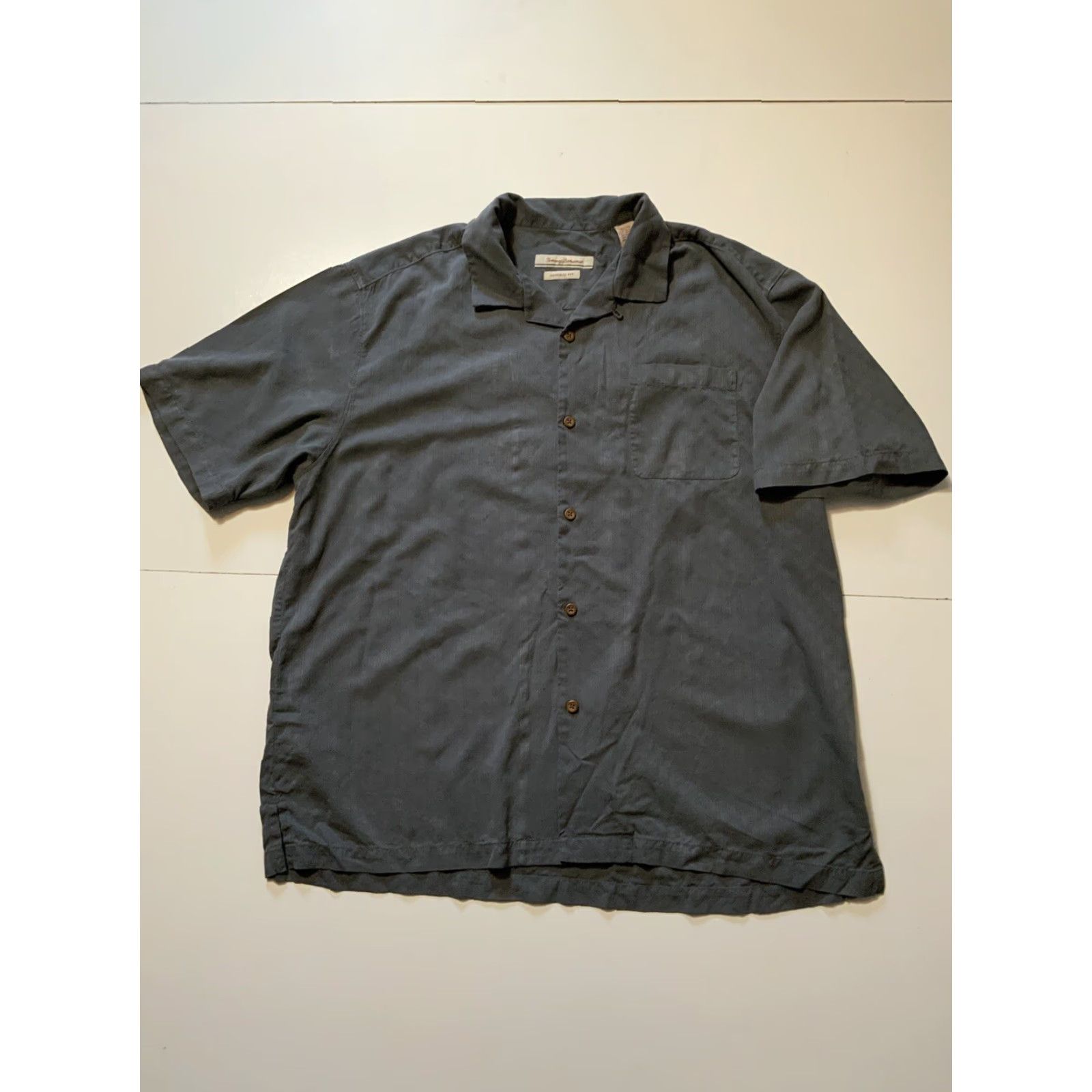 Tommy Bahama VINTAGE Tommy Bahama DaVine Intervention Wine Embroidered Silk Loop Collar Button Shirt Size US XL / EU 56 / 4 - 2 Thumbnail
