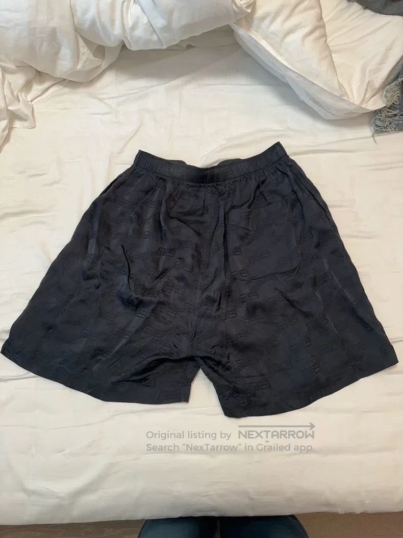Balenciaga Balenciaga short pants Size US 32 / EU 48 - 2 Thumbnail