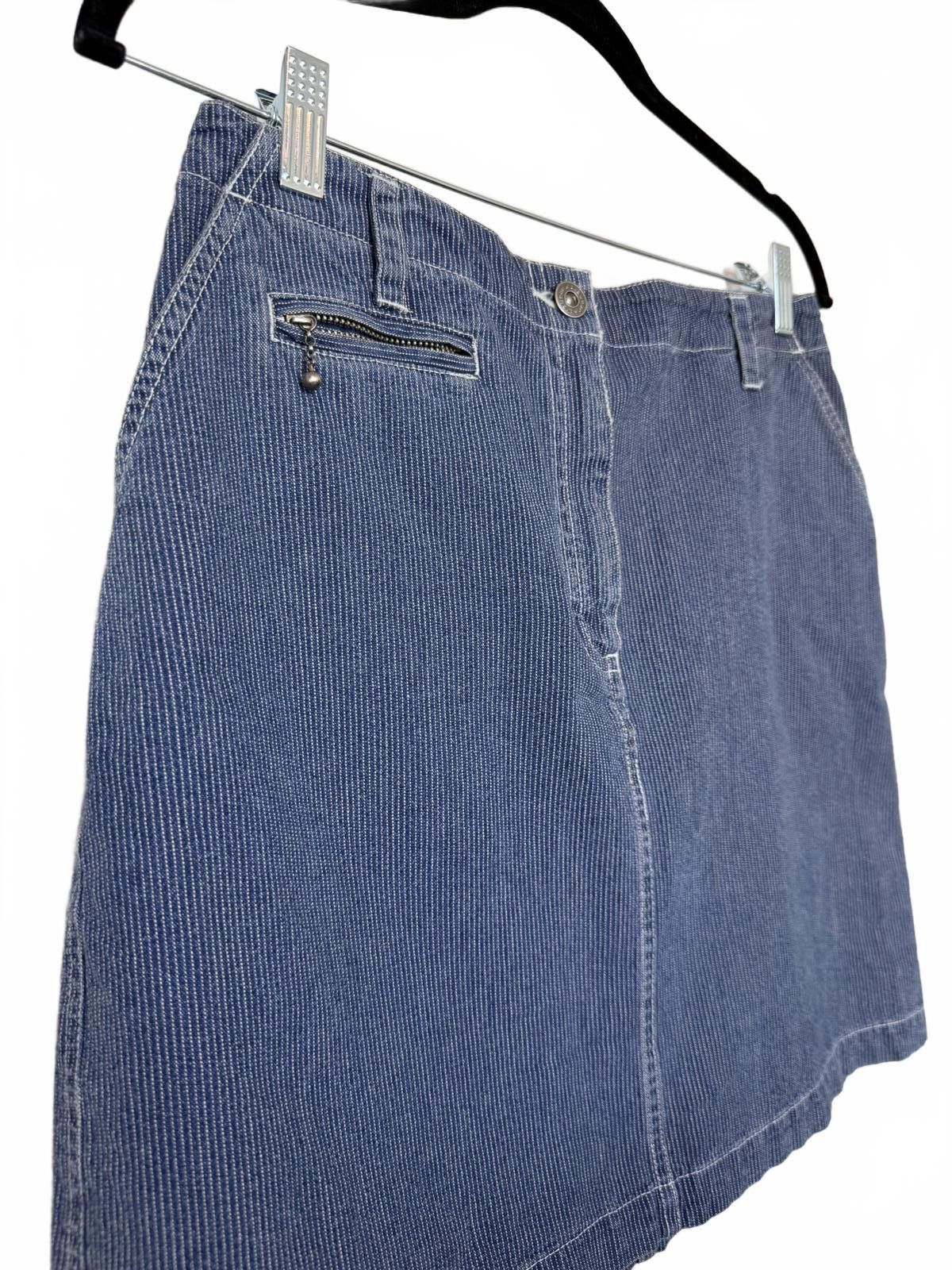 Designer Vintage 90s LizWear Pin Stripe Denim Jean Skirt Size 32" / US 10 / IT 46 - 2 Thumbnail