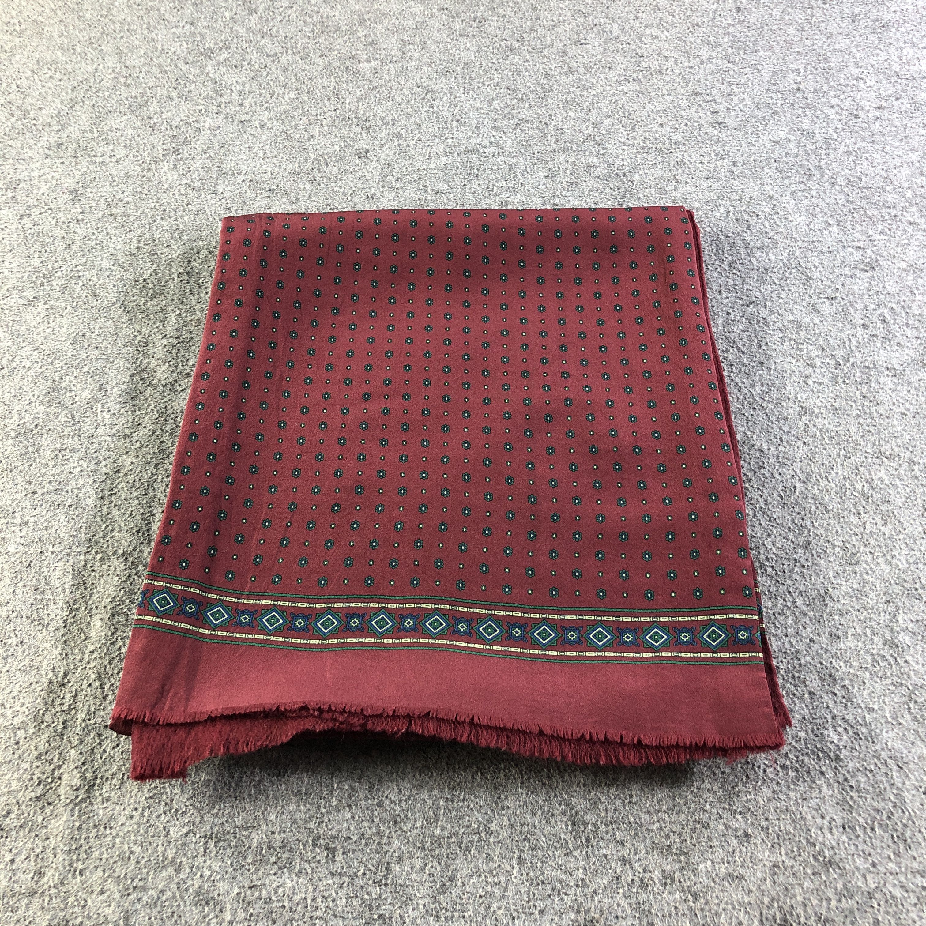 Vintage Luxury Design Silk/Wool Scarf Muffler Neckwear V2713 Size ONE SIZE - 3 Thumbnail
