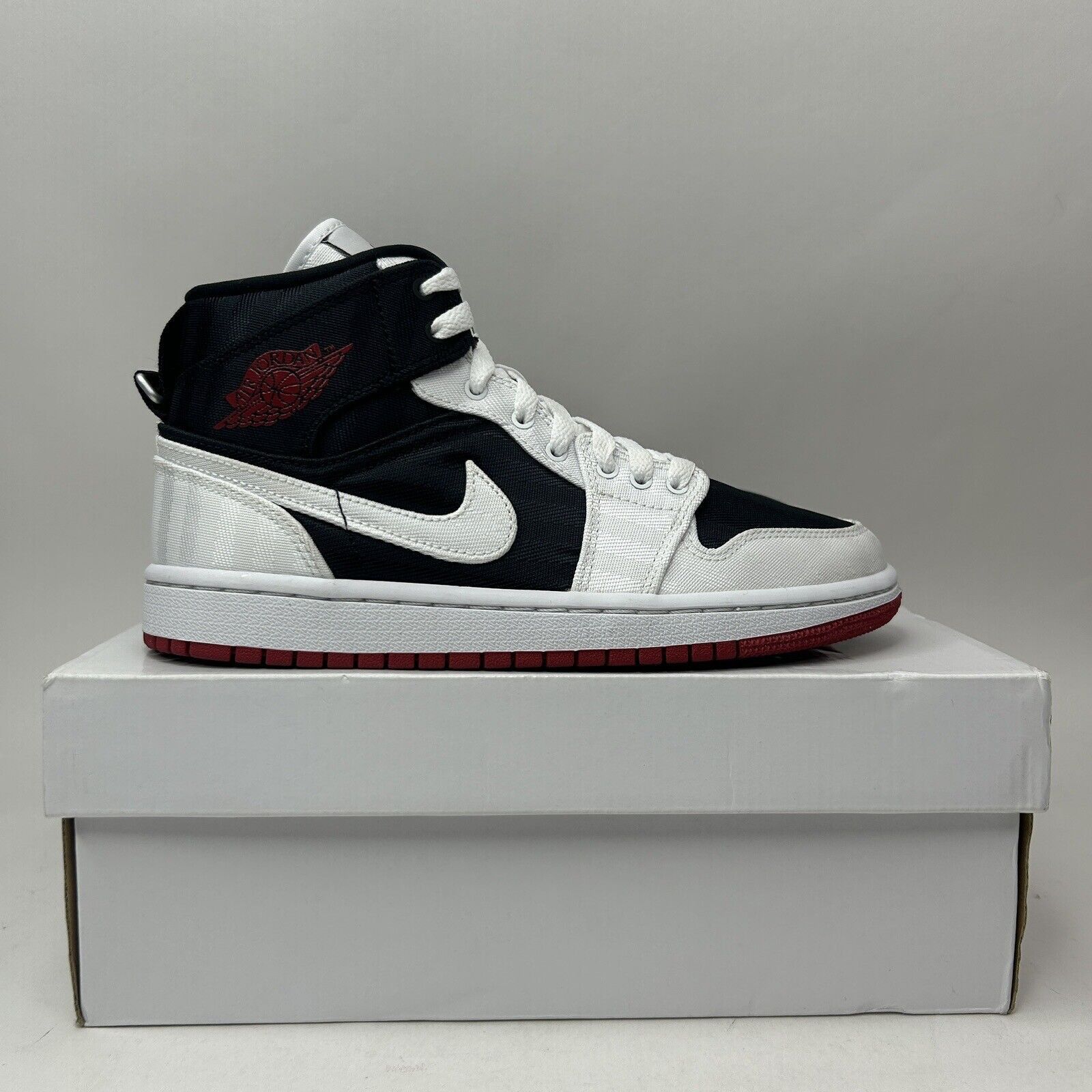 Jordan Brand Nike Air Jordan 1 Mid SE WMNS “Utility/Black Gym Red” Size US 7 / IT 37 - 5 Thumbnail
