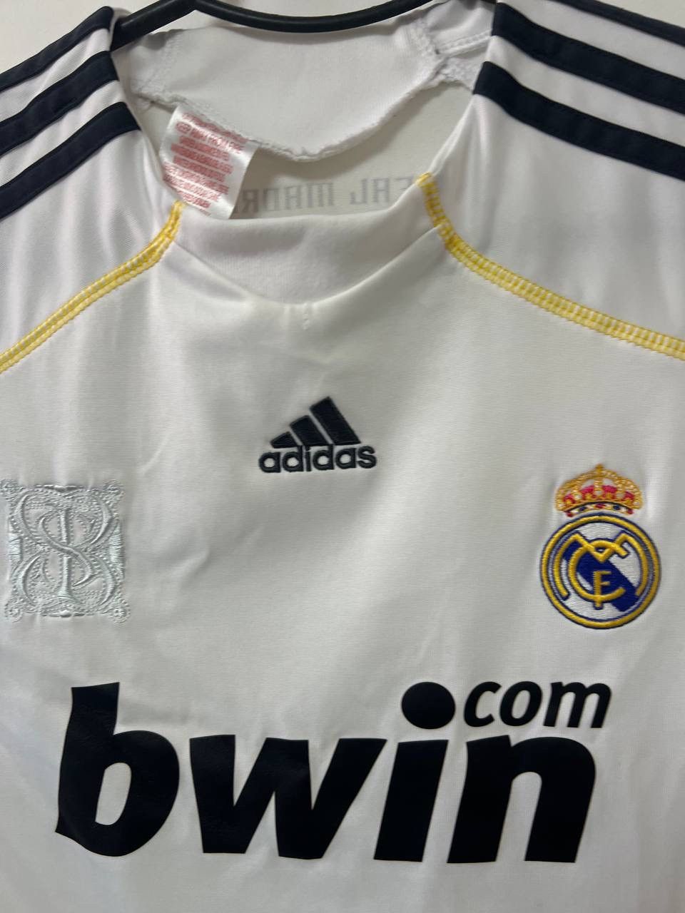 Adidas Real Madrid 2009/2010 Home Soccer Football Shirt Adidas M Size US M / EU 48-50 / 2 - 8 Thumbnail