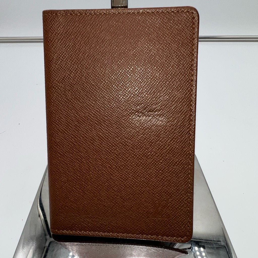 Louis Vuitton Louis Vuitton Porte 2 Cartes Vertical Brown Taiga Leather Ca Size ONE SIZE - 1 Thumbnail