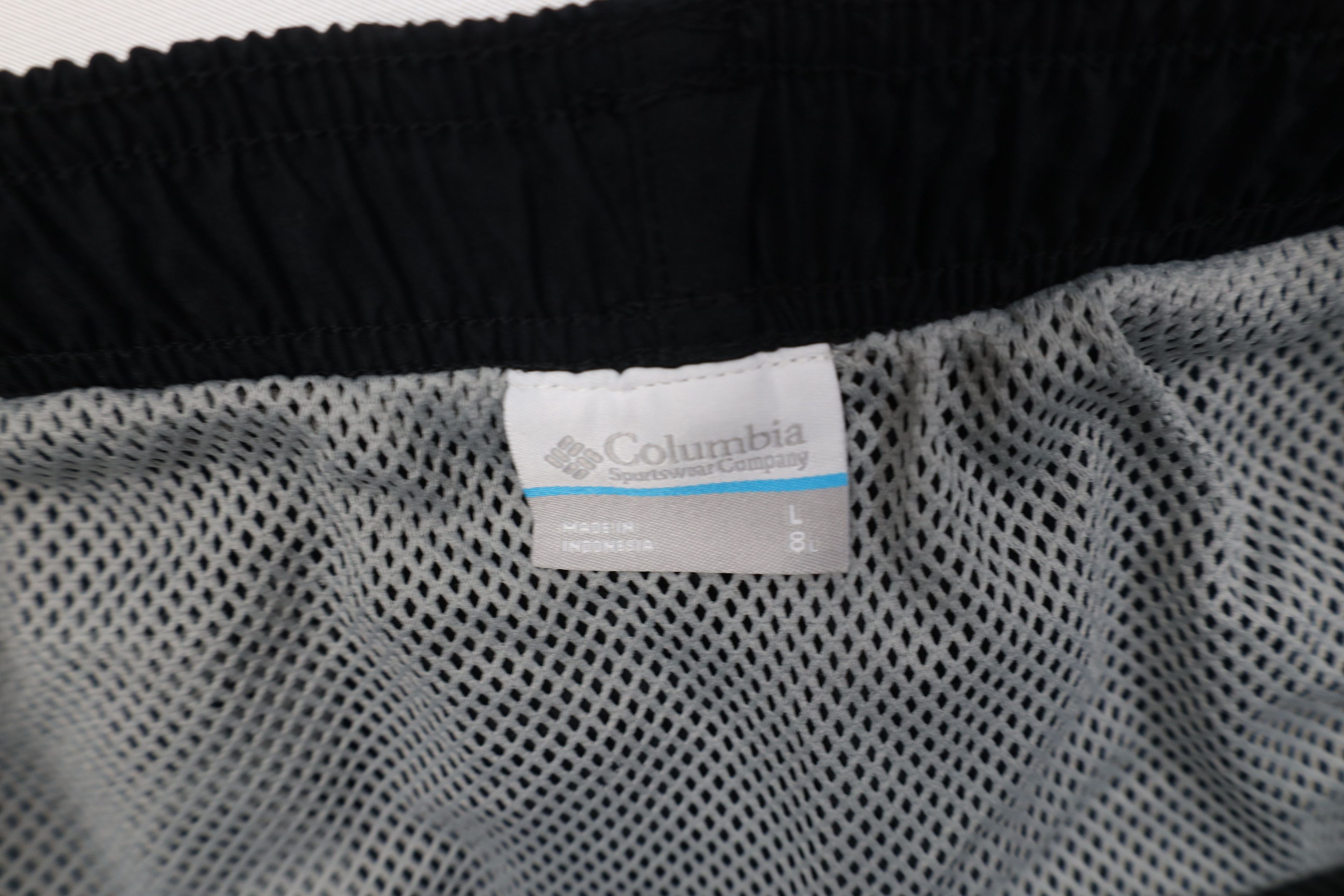 Columbia Vintage Y2K Columbia Lined Above Knee Shorts Black Baggies Size US 34 / EU 50 - 7 Thumbnail