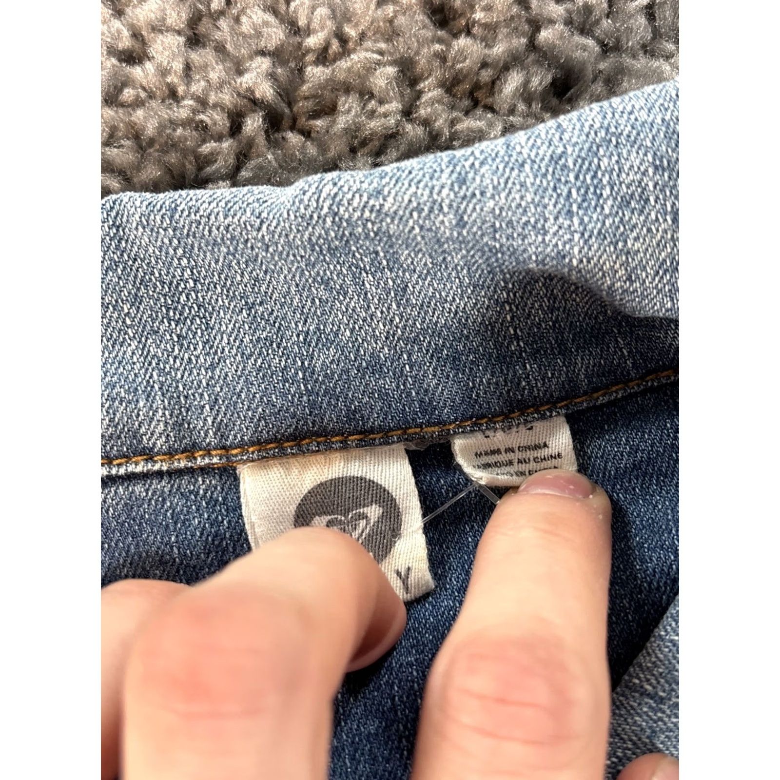 Vintage ROXY Denim Jacket Light Wash Women L Crochet Back Panel Y2K Basic Jacket Mens? Womens Size L / US 10 / IT 46 - 5 Thumbnail