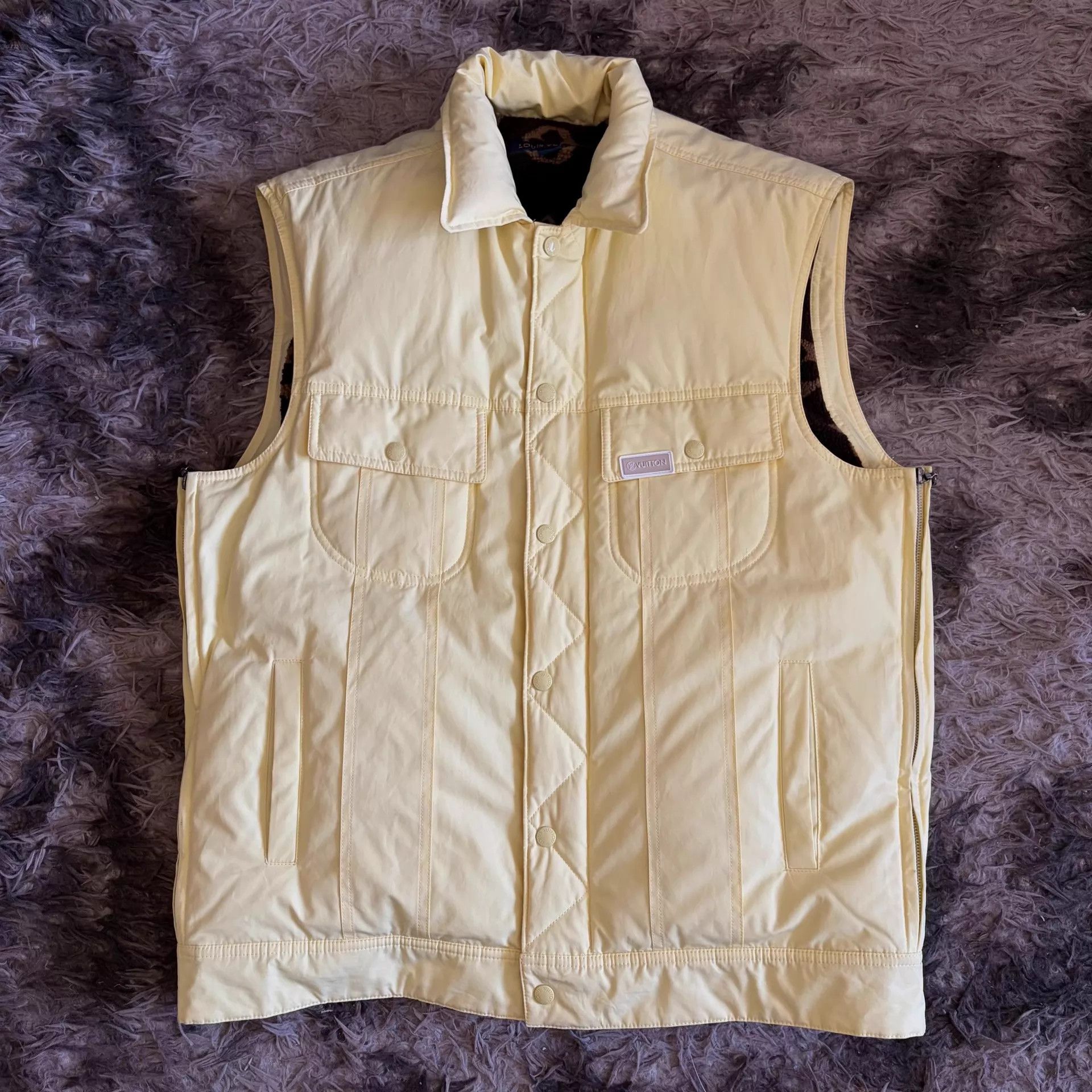 Louis Vuitton LV full print yellow lining puffer vest size 40 Size M / US 6-8 / IT 42-44 - 1 Thumbnail