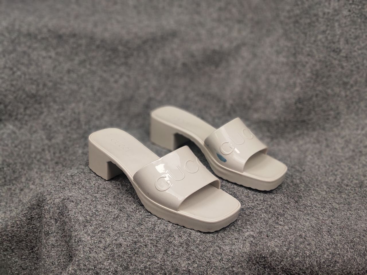 Gucci Gucci Rubber Logo Platform Slide Sandal Mystic White Mules Size US 11 / IT 41 - 1 Thumbnail