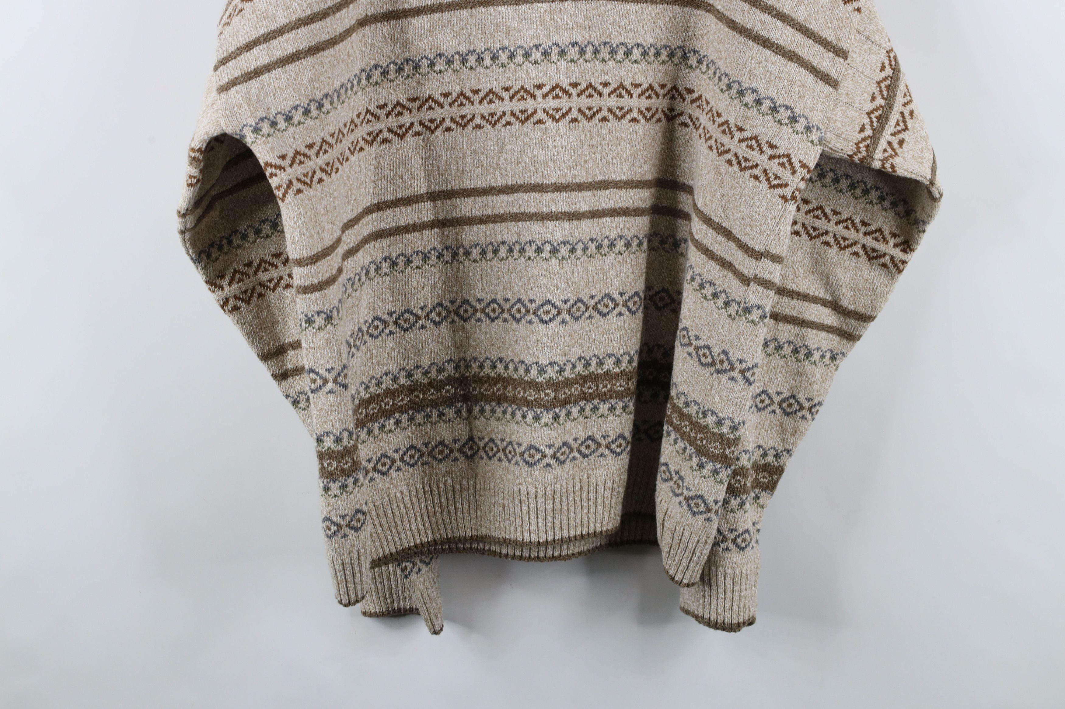 Vintage Vintage 90s Streetwear Fair Isle Knit V-Neck Sweater USA Size US L / EU 52-54 / 3 - 7 Thumbnail