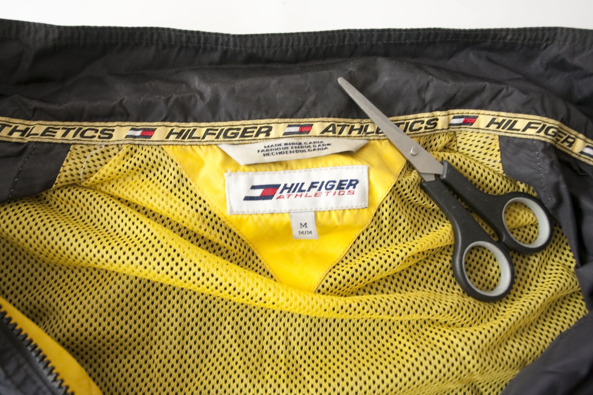 Tommy Hilfiger Vintage Tommy Hilfiger Athletics Light Jacket Size M Size US M / EU 48-50 / 2 - 3 Thumbnail