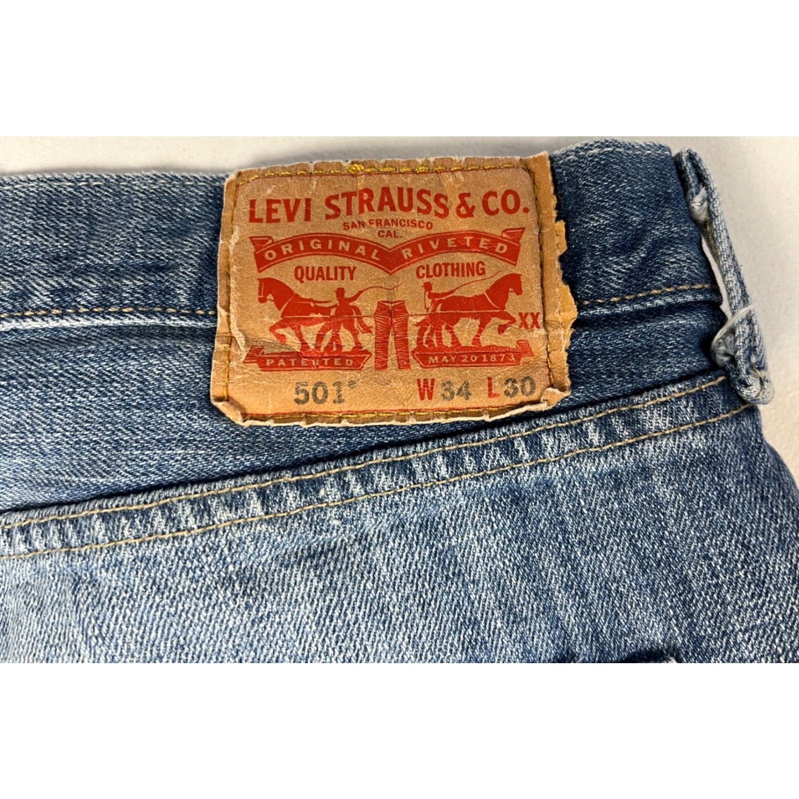 Levi's Levi's 501 Jeans Medium Wash Regular Size 34x30 Blue 5-Pocket Denim Straight Mens Jeans Size US 34 / EU 50 - 6 Thumbnail
