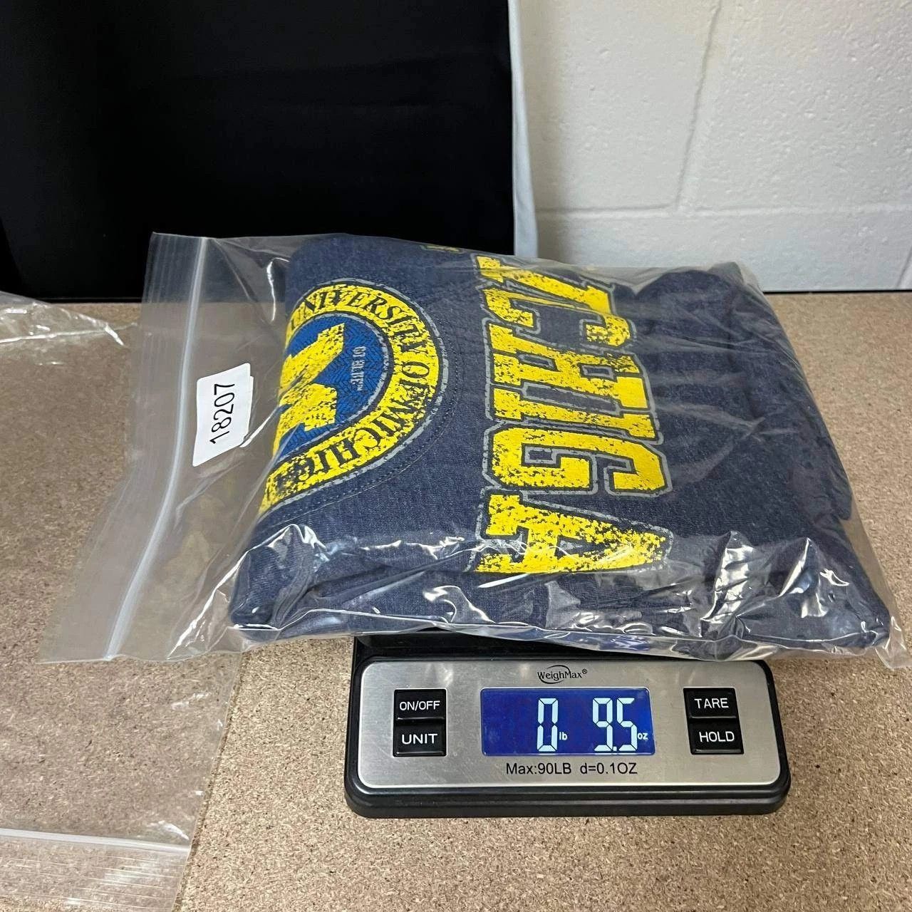 Majestic University of Michigan Hoodie Men L Pullover Long Sleeve Size US L / EU 52-54 / 3 - 8 Thumbnail
