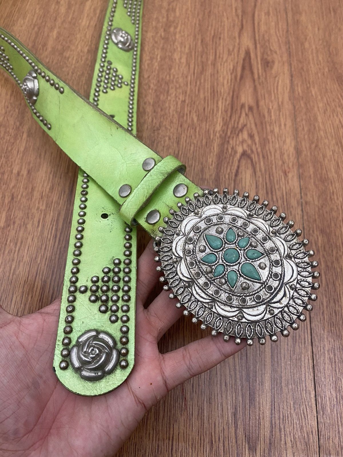 If Six Was Nine × Japanese Brand × Le Grande Bleu (L.G.B.) Green studded flower belt Size ONE SIZE - 2 Thumbnail