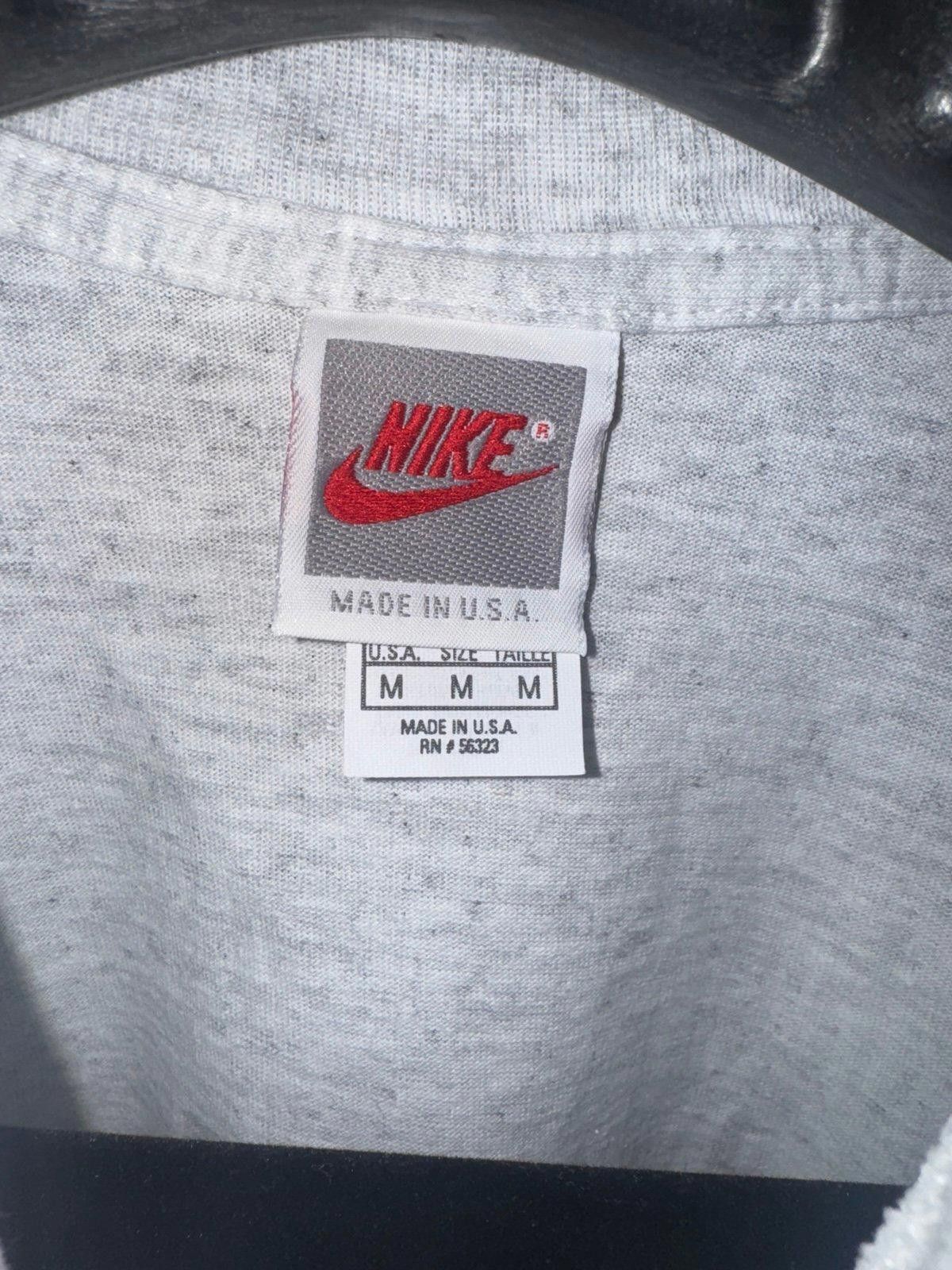 Nike VINTAGE NIKE HONOLULU MARATHON FINISHER 1993 SHIRT SZ M RARE Size US M / EU 48-50 / 2 - 4 Thumbnail