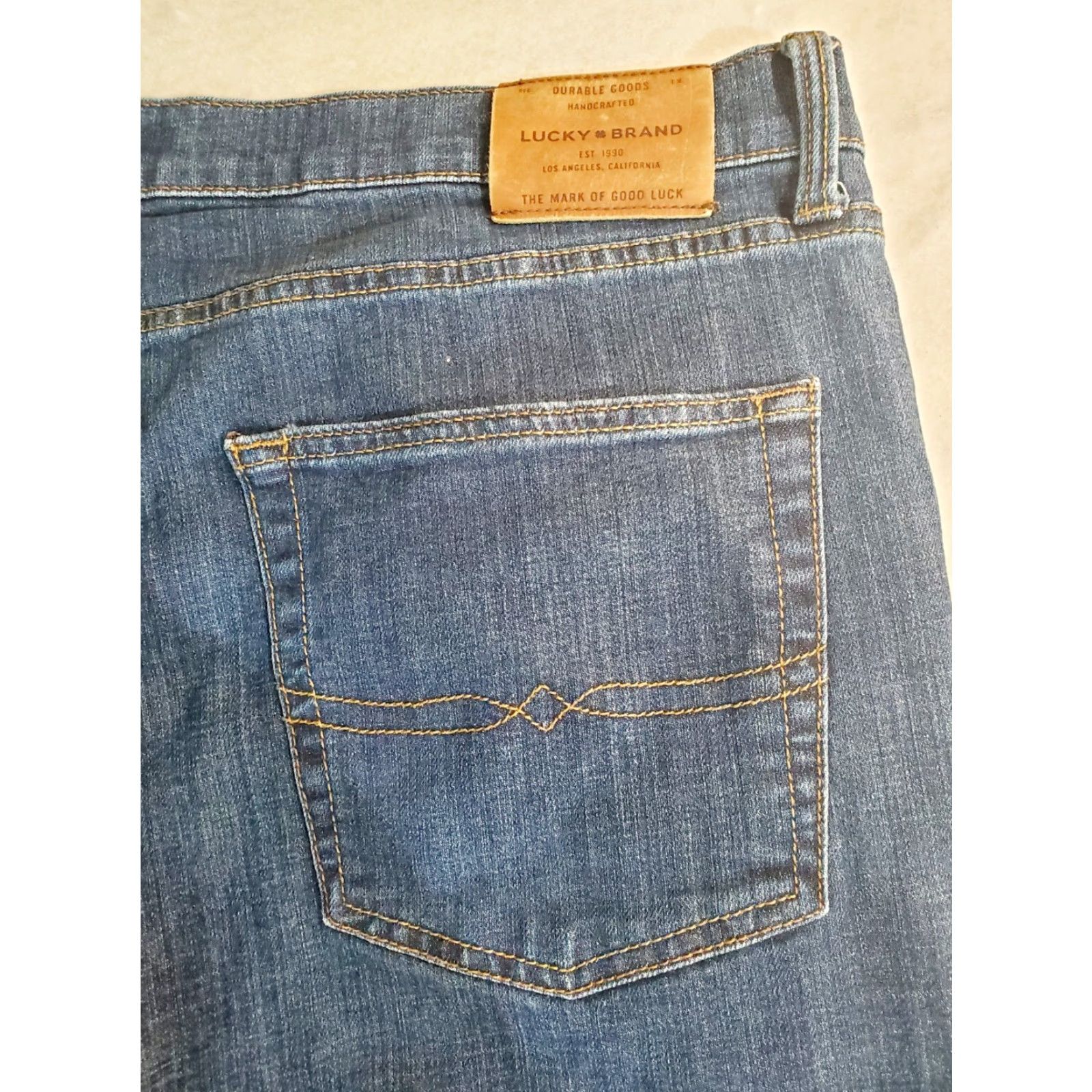 Lucky Brand Lucky Brand Jeans Mens 38x32 Athletic Slim 410 Dark Wash Cotton Blend Stretch Denim Blue 5-Pocket Mens Regular Leather Belt Loops Belt Loops N/A Size US 38 / EU 54 - 8 Thumbnail
