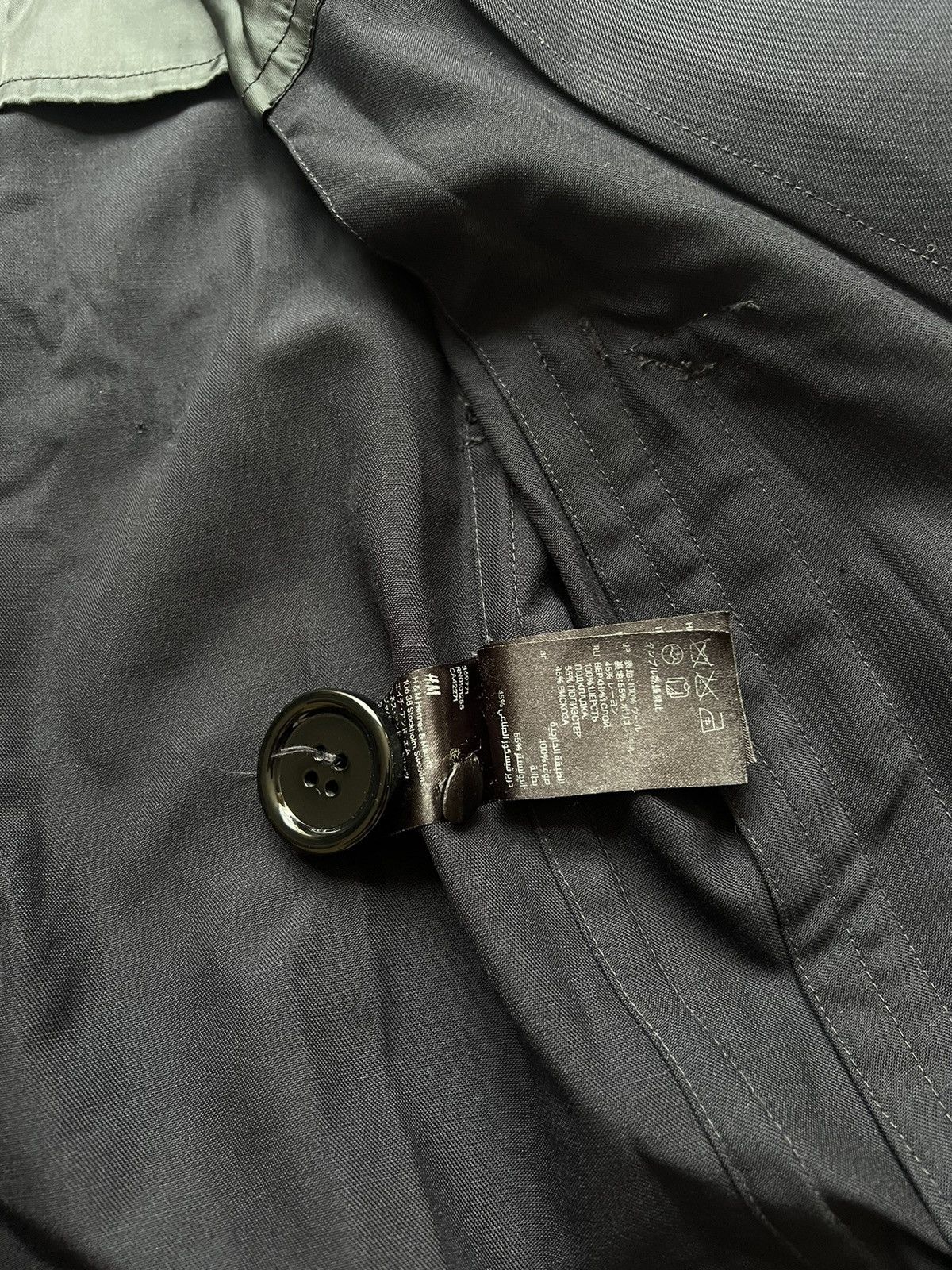 Comme des Garcons × H&M × Vintage Comme des Garcons CDG x H&M Trench Coat Women’s Size: XS Size XS / US 0-2 / IT 36-38 - 9 Thumbnail