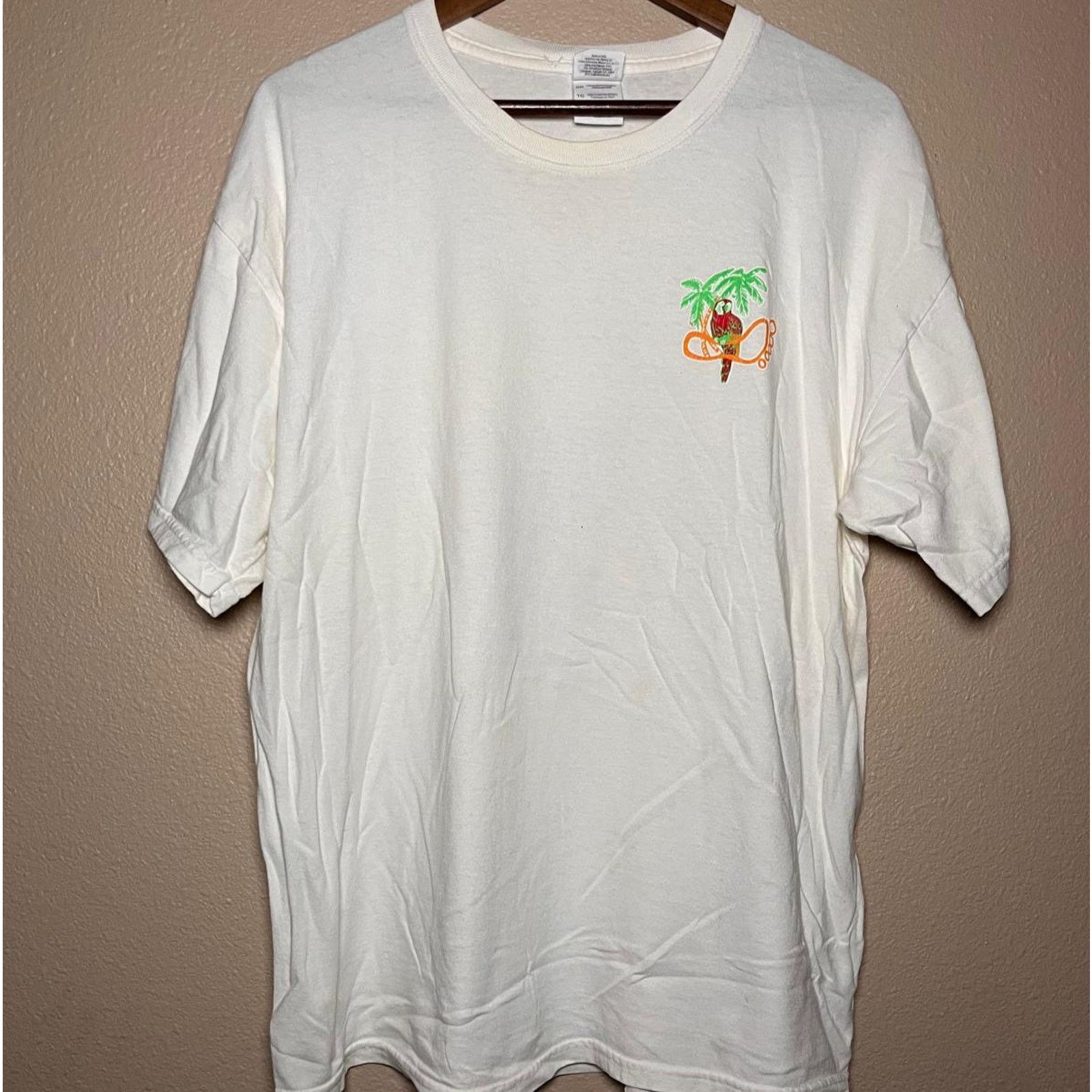 Gildan 🦜 Barefoot Bar “Okobojiville” Parrot Tee – Gildan Size XL Size US XL / EU 56 / 4 - 1 Thumbnail